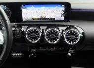 MERCEDES-BENZ CLA 200 AMG Line LED Kamera Alcantara CarPlay