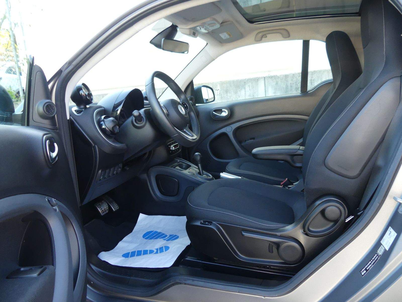 SMART ForTwo Lorinser Aut. 77 kW Navi Kamera Panorama