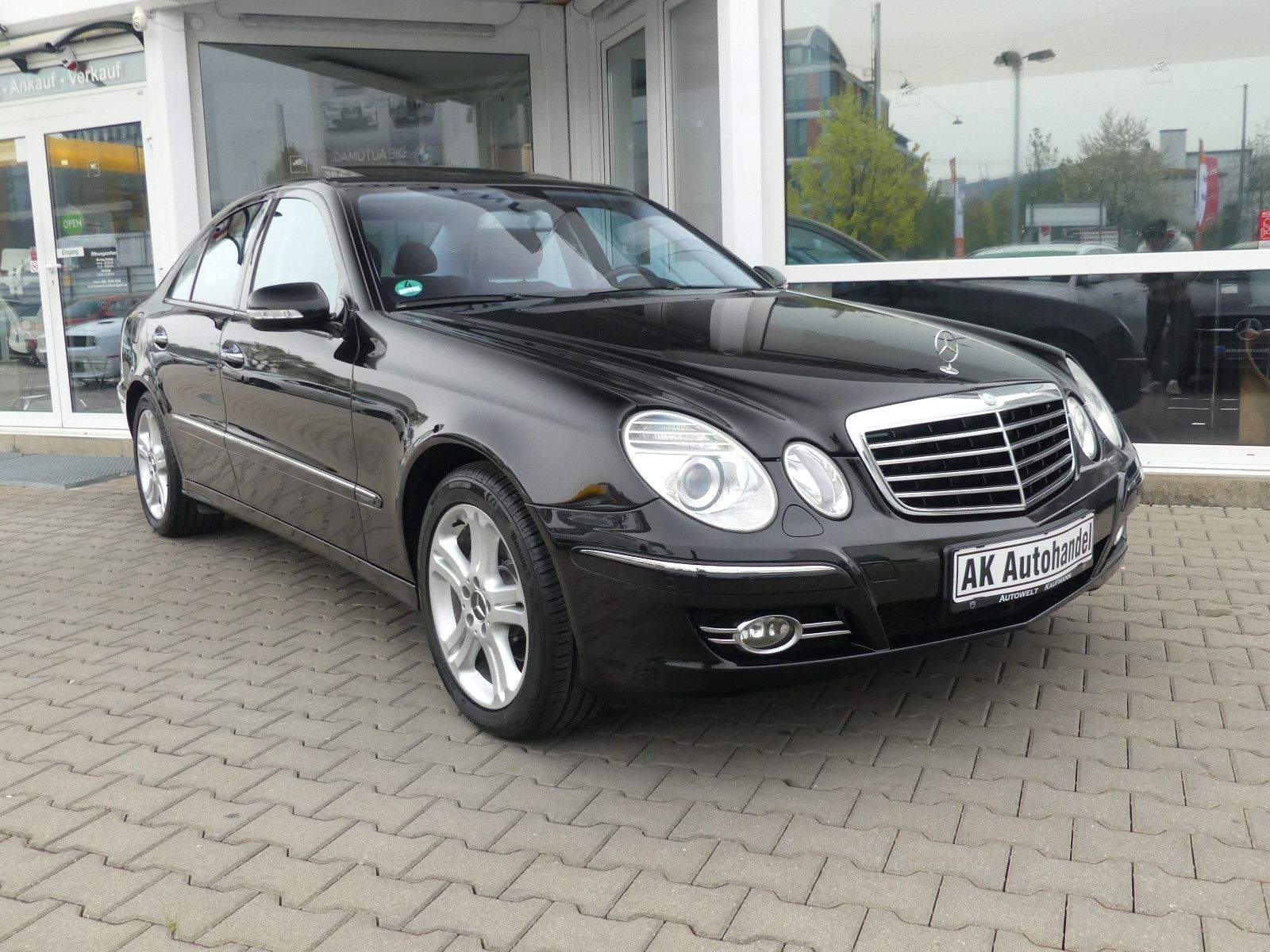 MERCEDES-BENZ E280 CDI Limousine Aut. Bi-Xenon Schiebed. Leder