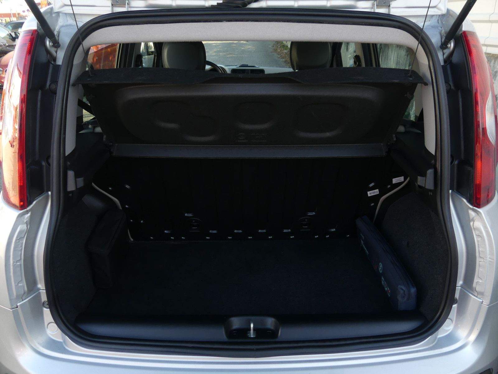 SUZUKI Swift Comfort Touch-Display Sitzheizung