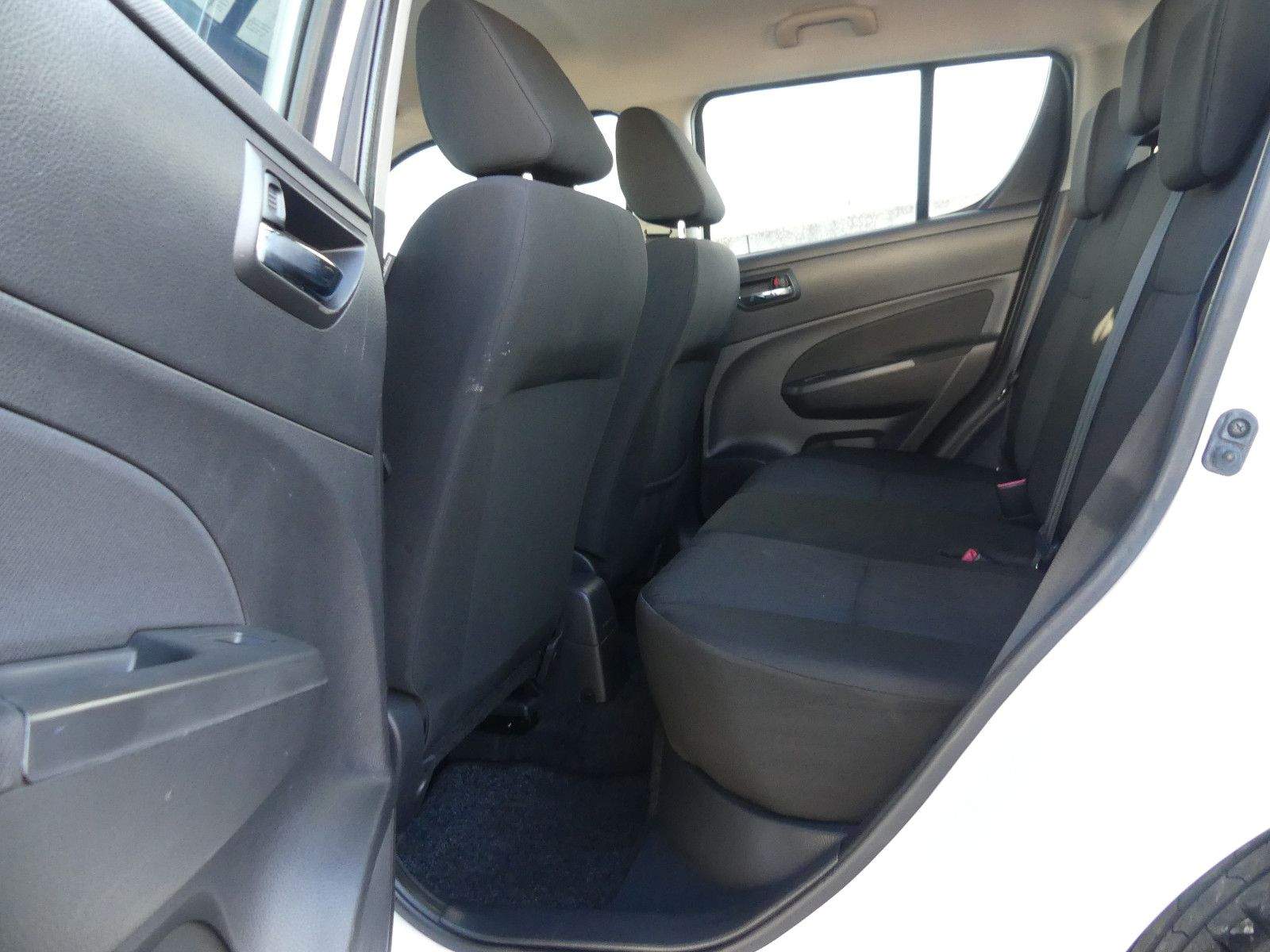 SUZUKI Swift Comfort Touch-Display Sitzheizung