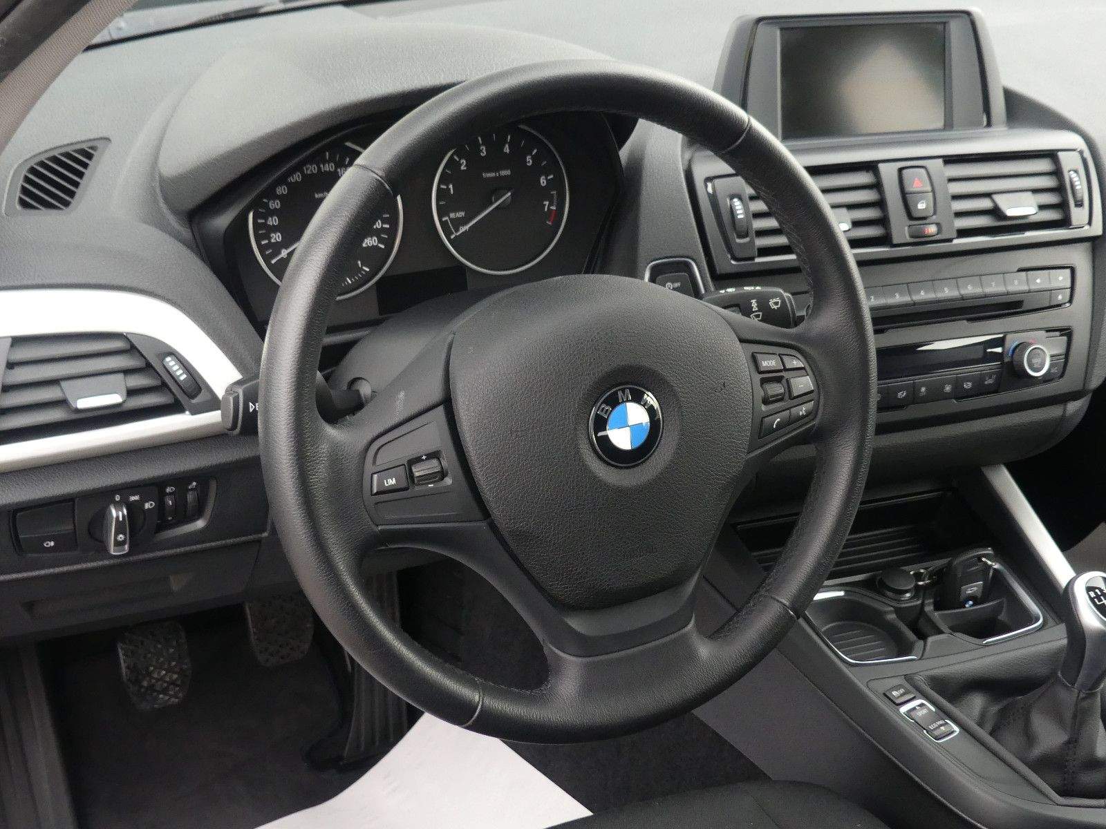 BMW 116i Limousine 5-trg PDC Isofix Bluetooth