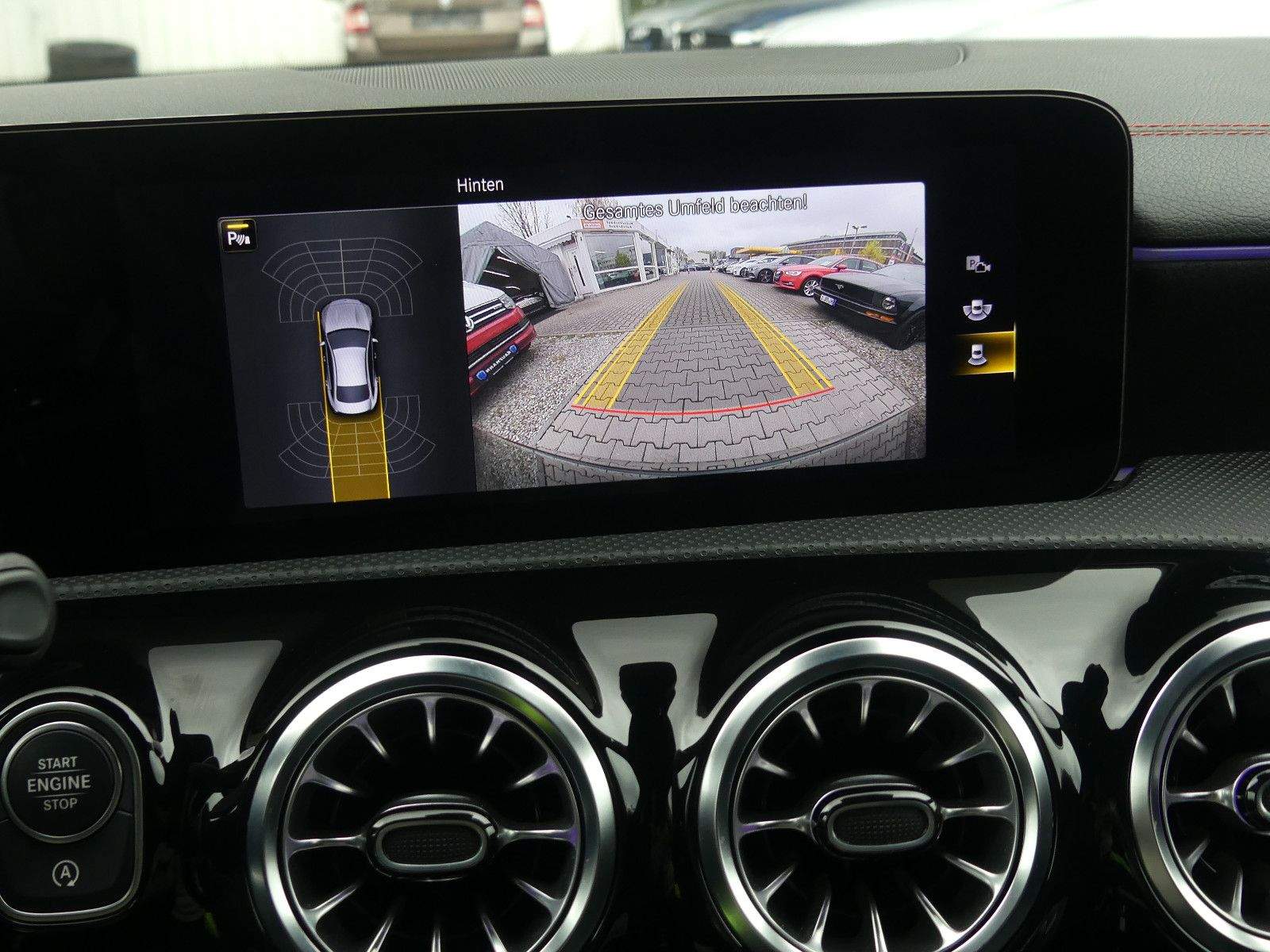 MERCEDES-BENZ CLA 200 AMG Line LED Kamera Alcantara CarPlay