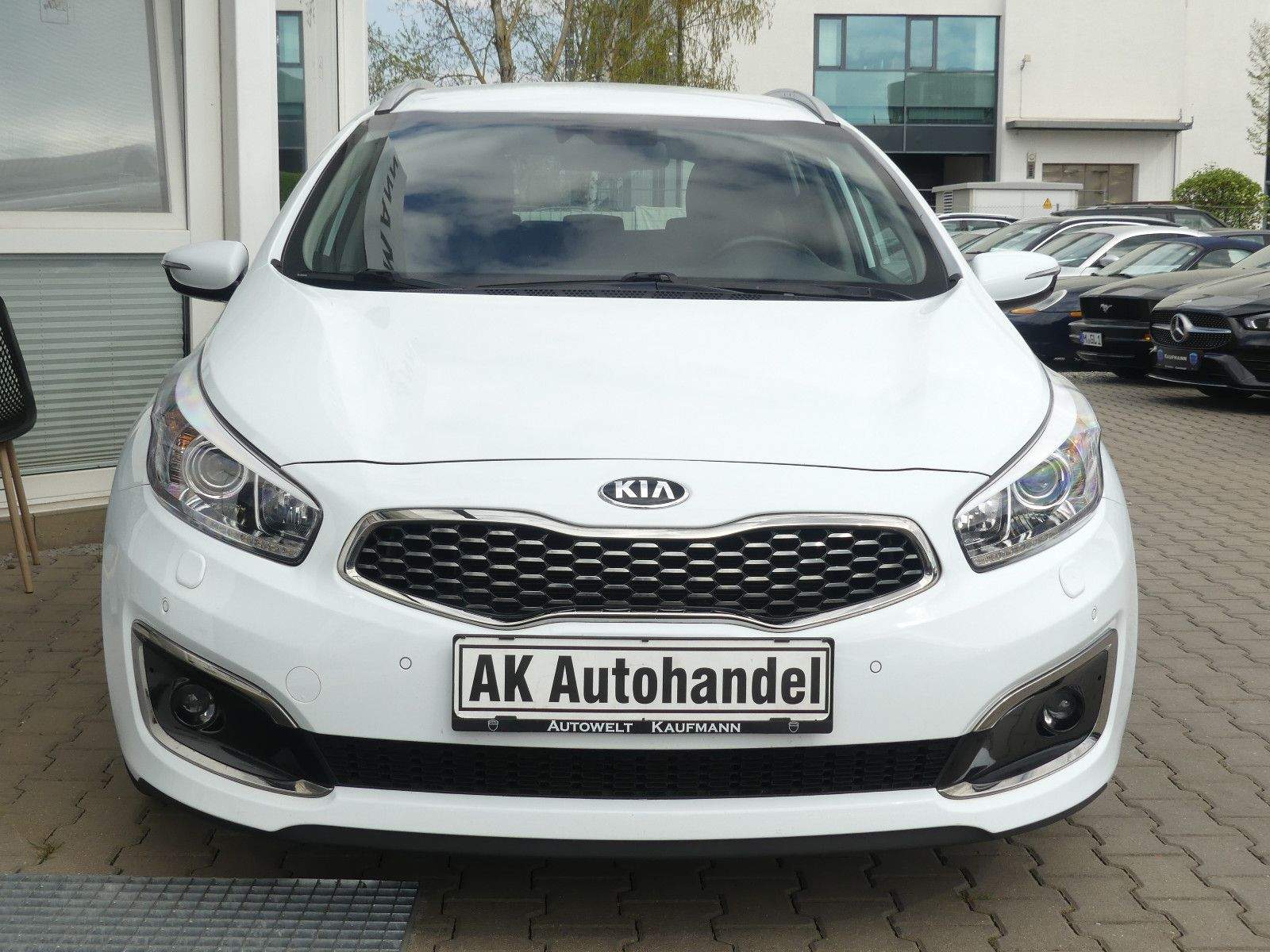KIA cee'd / Ceed Aut. Kamera Spurhalte. Bluethooth