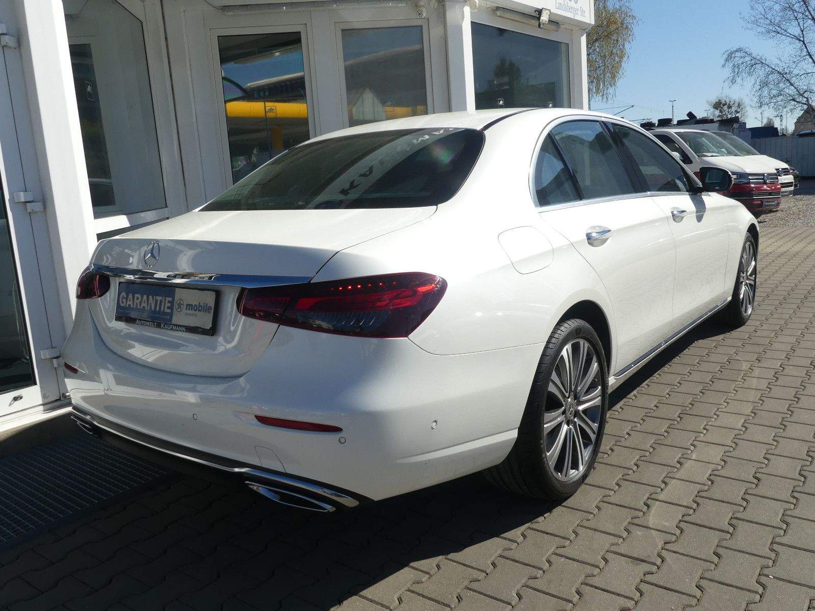 MERCEDES-BENZ E220D Avantgarde+Exclusive HUD 360° Burmester
