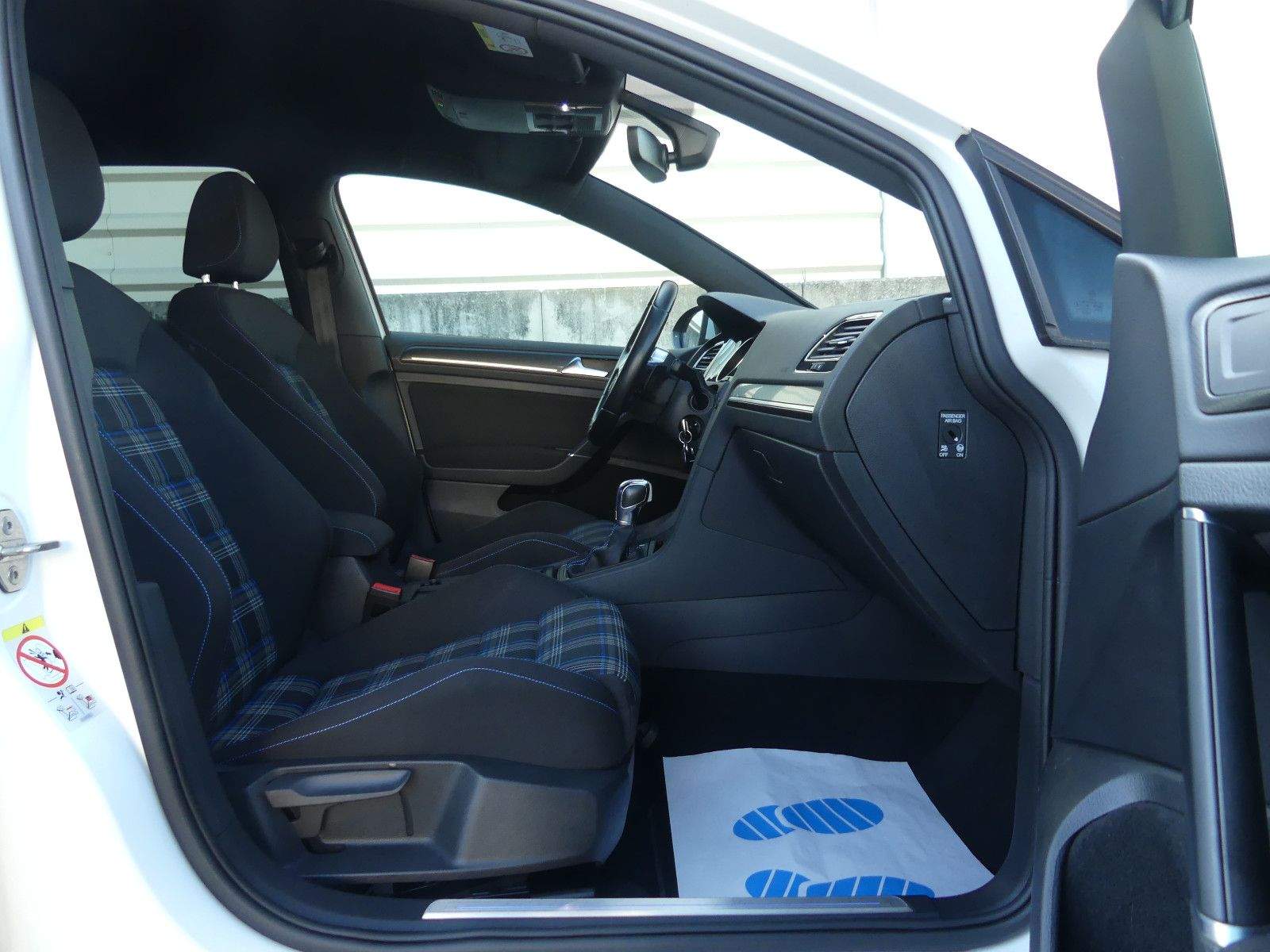 VW Golf VII GTE LED ACC Kamera Standheizung CarPlay