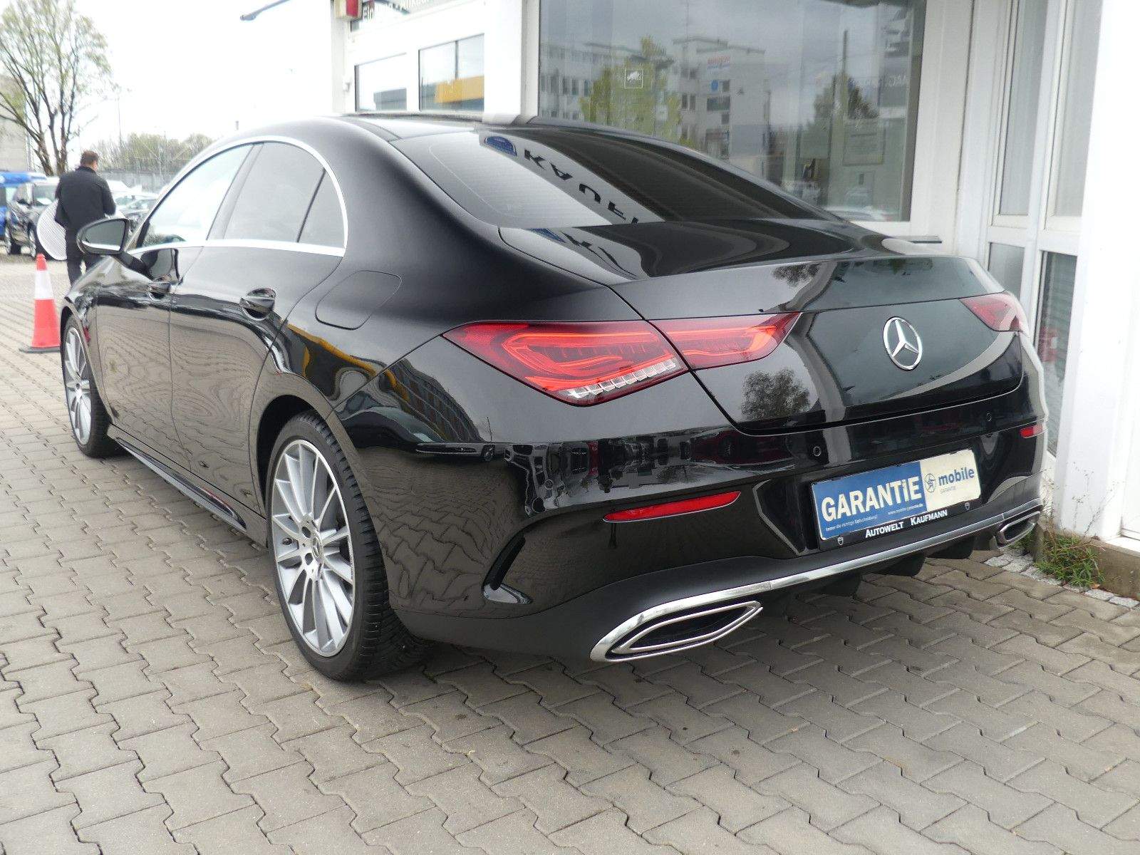 MERCEDES-BENZ CLA 200 AMG Line LED Kamera Alcantara CarPlay