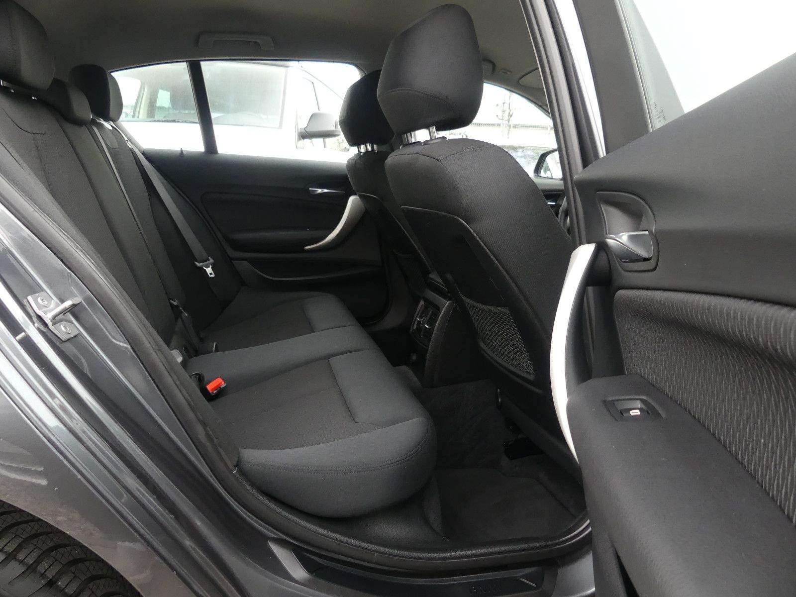 BMW 116i Limousine 5-trg PDC Isofix Bluetooth