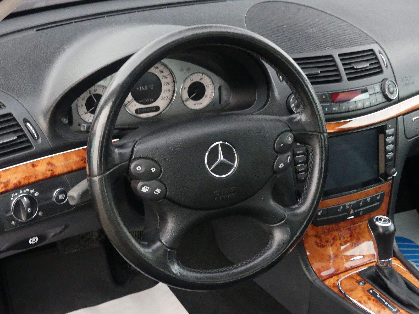 MERCEDES-BENZ E280 CDI Limousine Aut. Bi-Xenon Schiebed. Leder