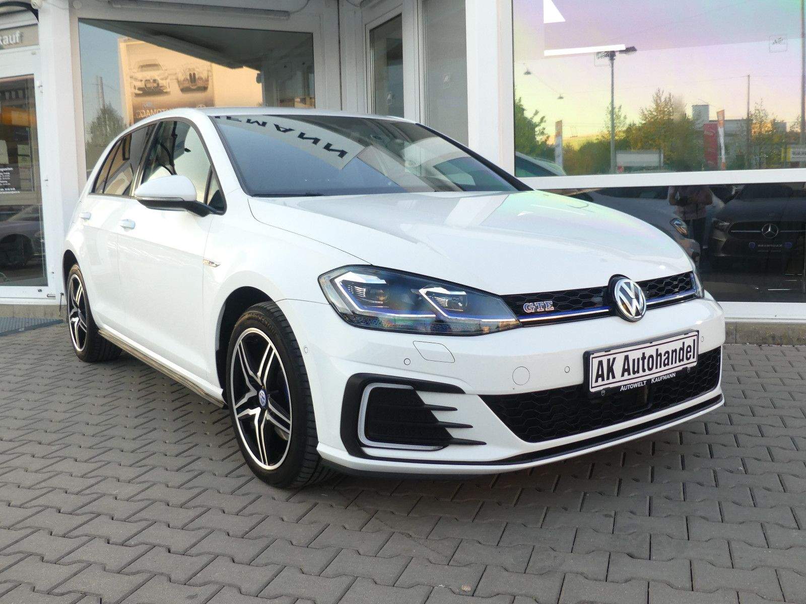 VW Golf VII GTE LED ACC Kamera Standheizung CarPlay