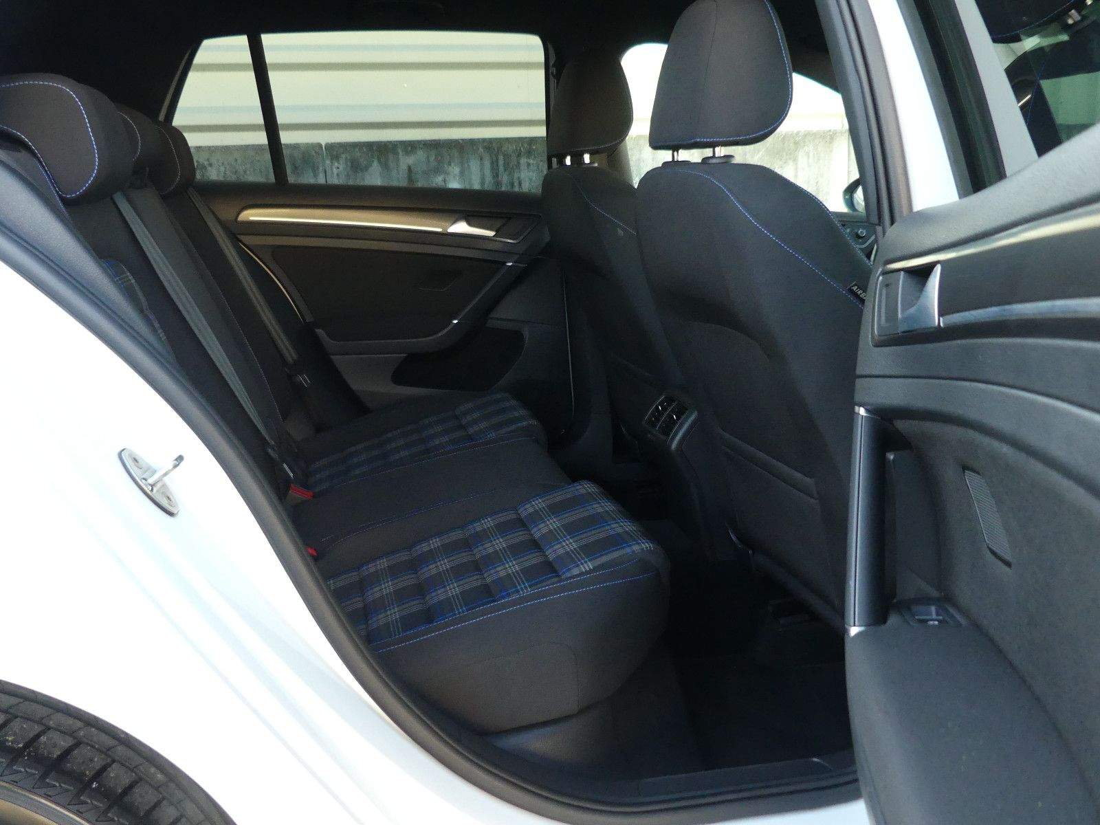 VW Golf VII GTE LED ACC Kamera Standheizung CarPlay