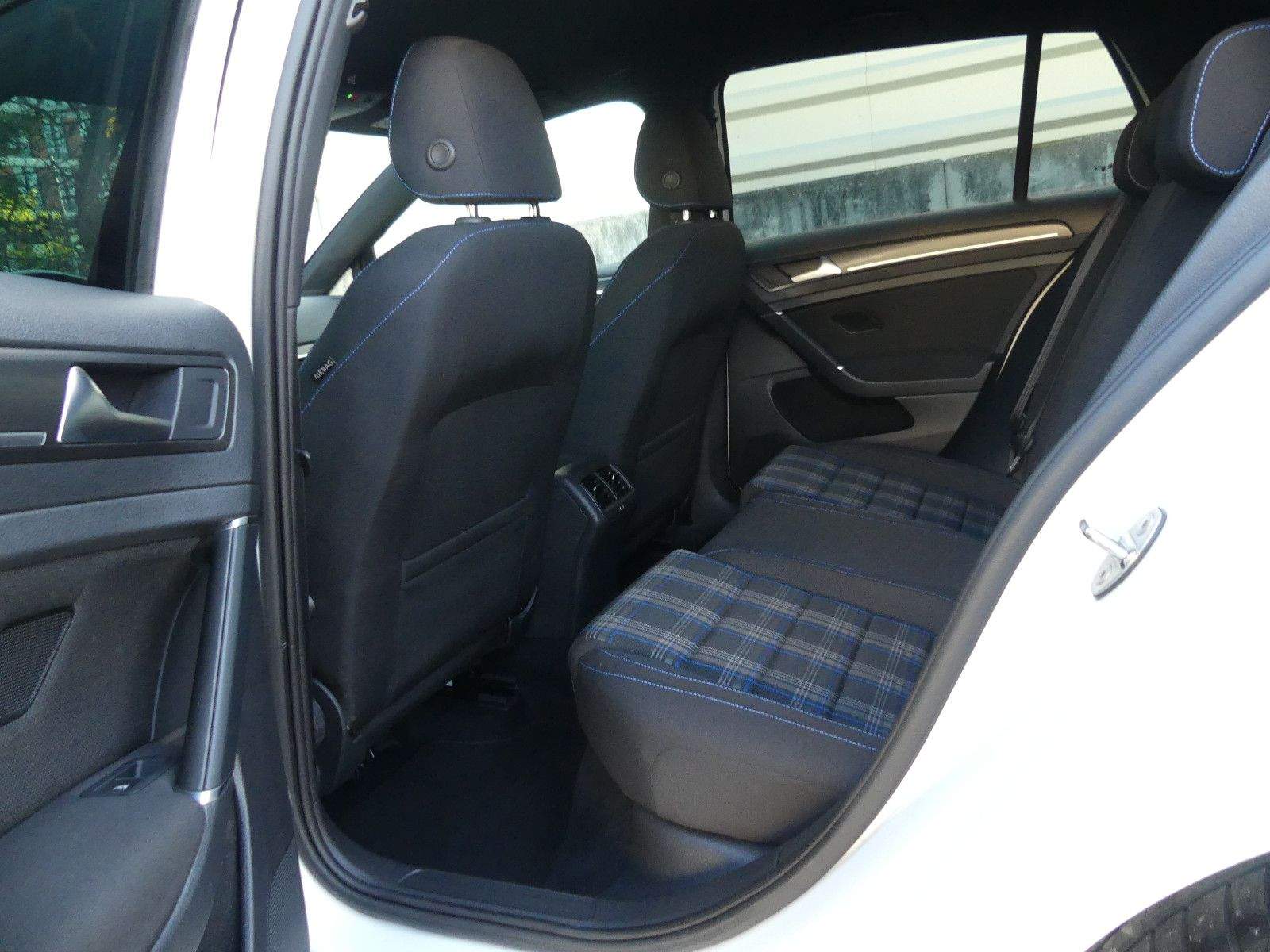 VW Golf VII GTE LED ACC Kamera Standheizung CarPlay