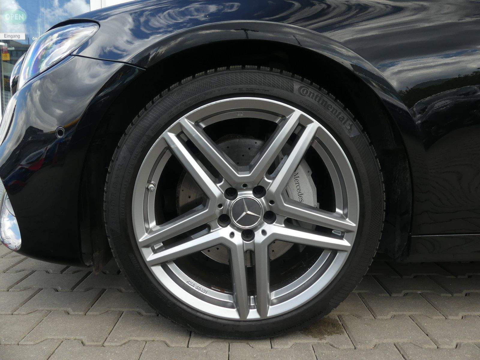 MERCEDES-BENZ E 200 T AMG-Line Avantgarde Burmester Navi LED