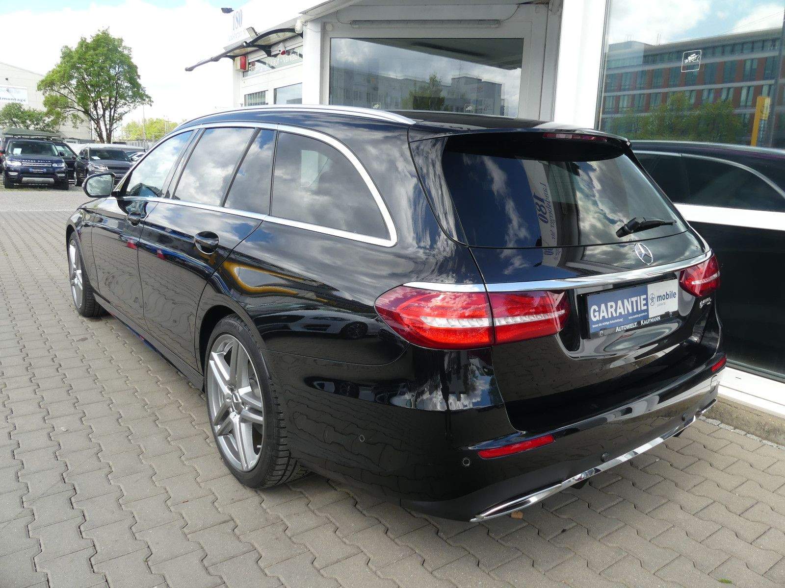 MERCEDES-BENZ E 200 T AMG-Line Avantgarde Burmester Navi LED