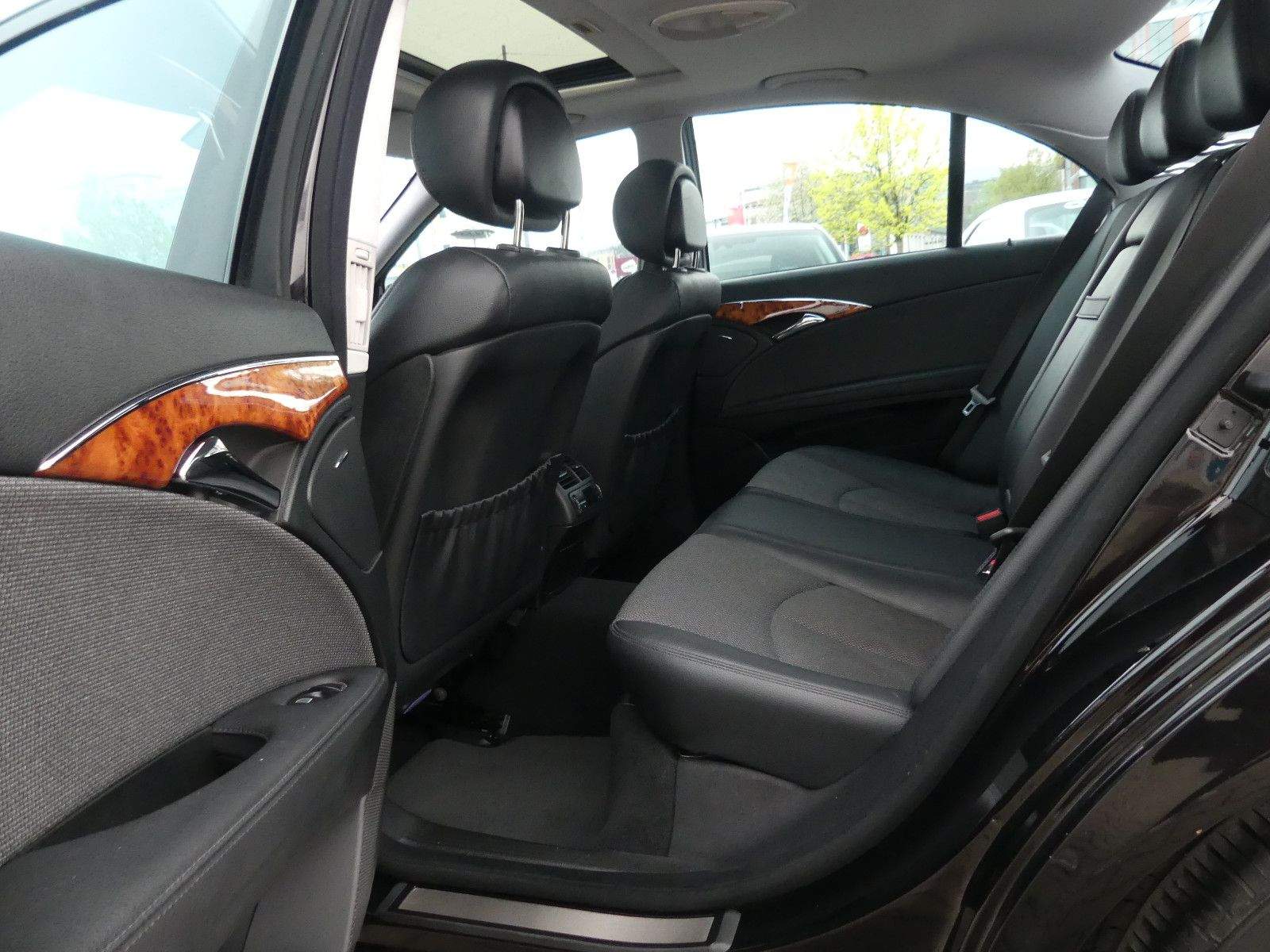 MERCEDES-BENZ E280 CDI Limousine Aut. Bi-Xenon Schiebed. Leder