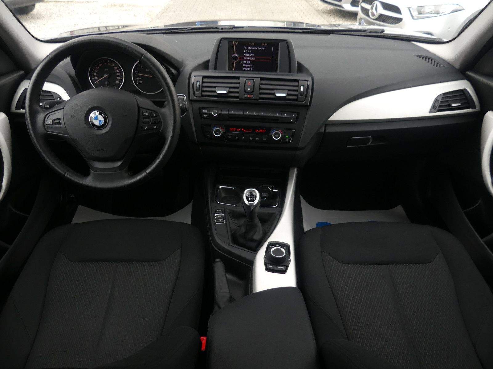 BMW 116i Limousine 5-trg PDC Isofix Bluetooth