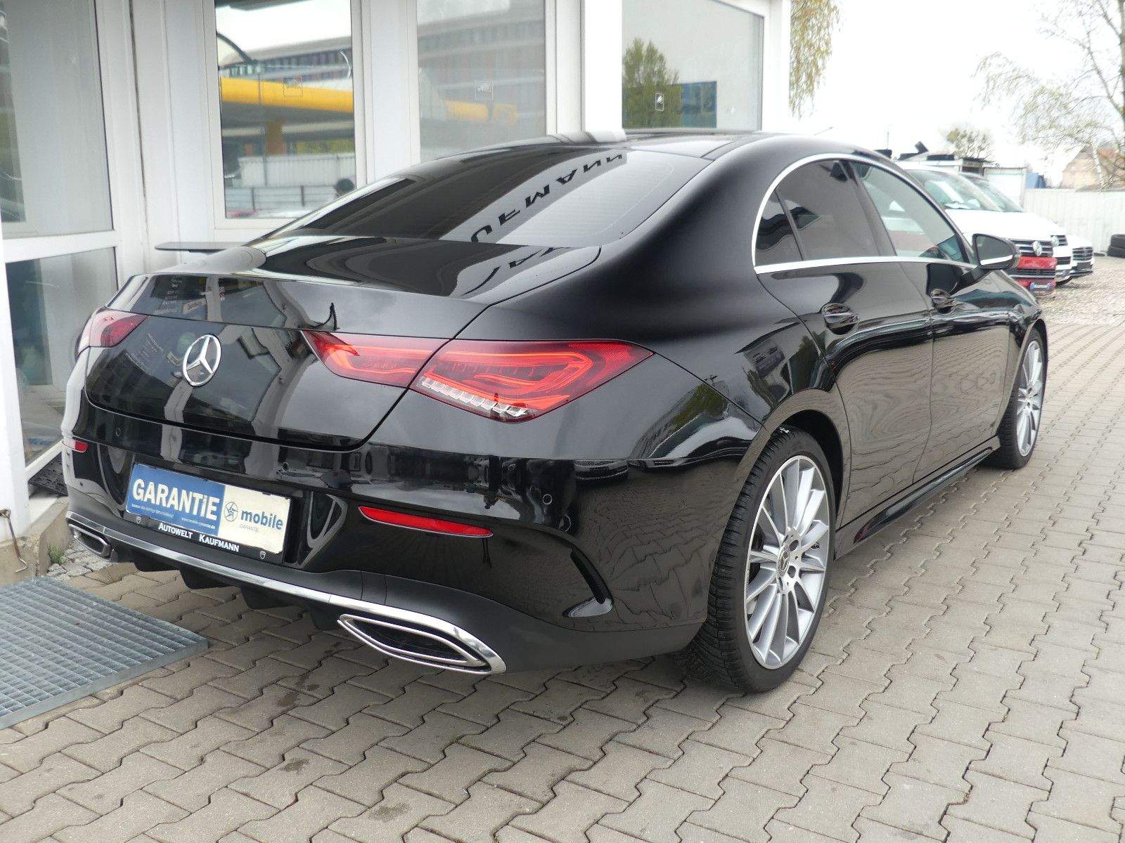 MERCEDES-BENZ CLA 200 AMG Line LED Kamera Alcantara CarPlay