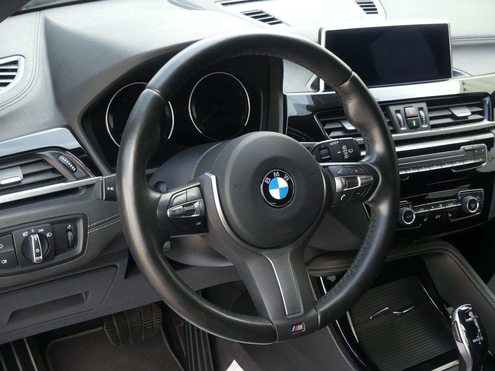 BMW X2 sDrive 20i Advantage Plus LED Kam Navi Sitzh.