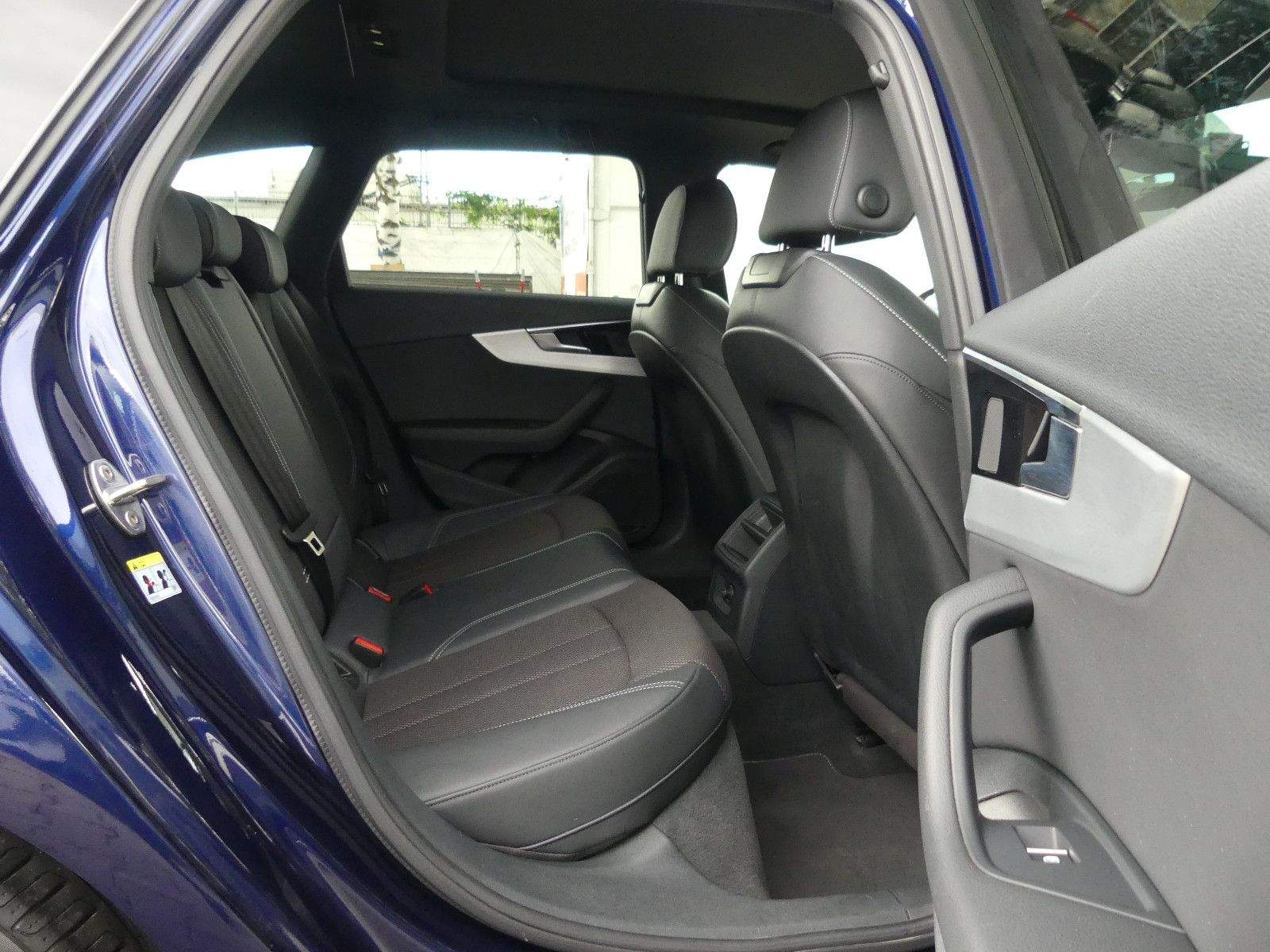 AUDI A4 Avant 45TFSI Quattro S-Line LED Pano Kam. App