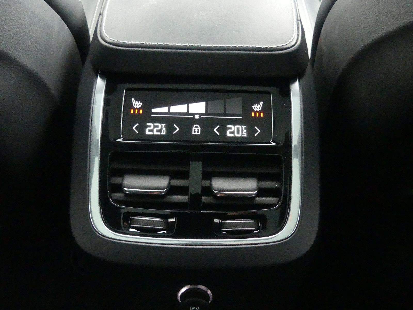 VOLVO XC90 Inscr. T8 AWD 7-sitz HUD Pano B&O AHK 22"