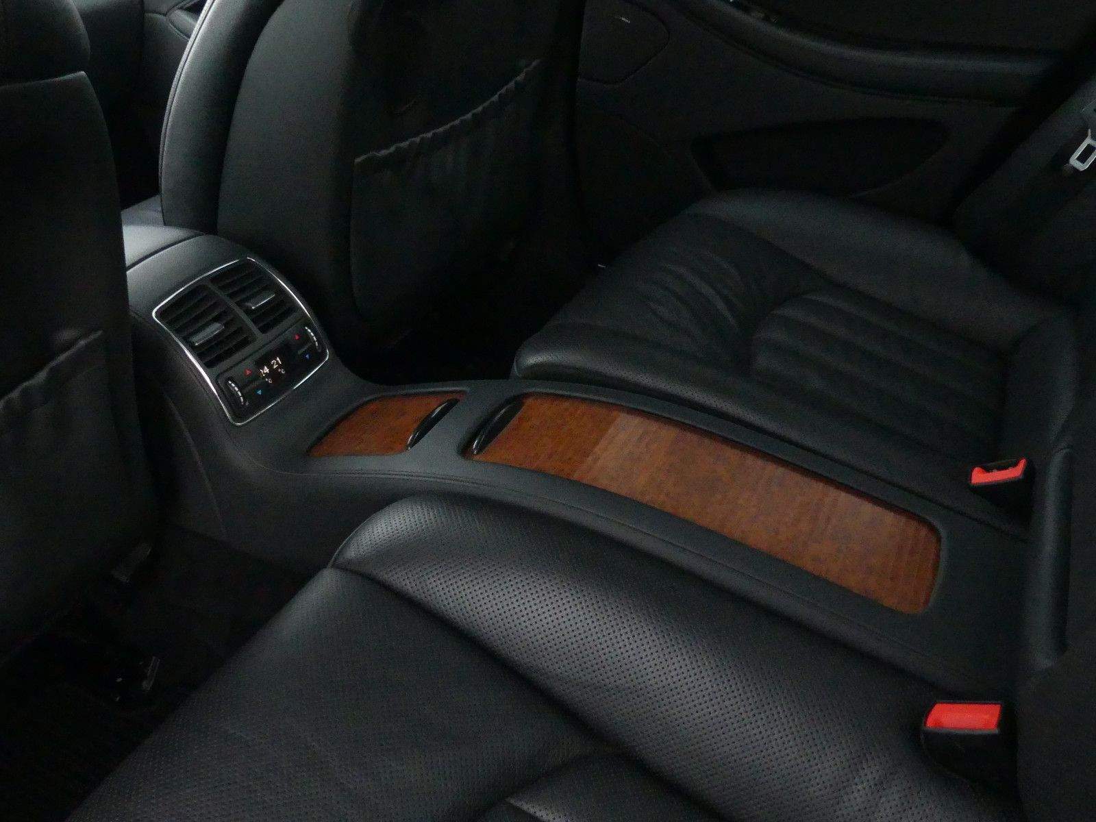 MERCEDES-BENZ CLS350 CGI Xenon Glasdach Comand Leder