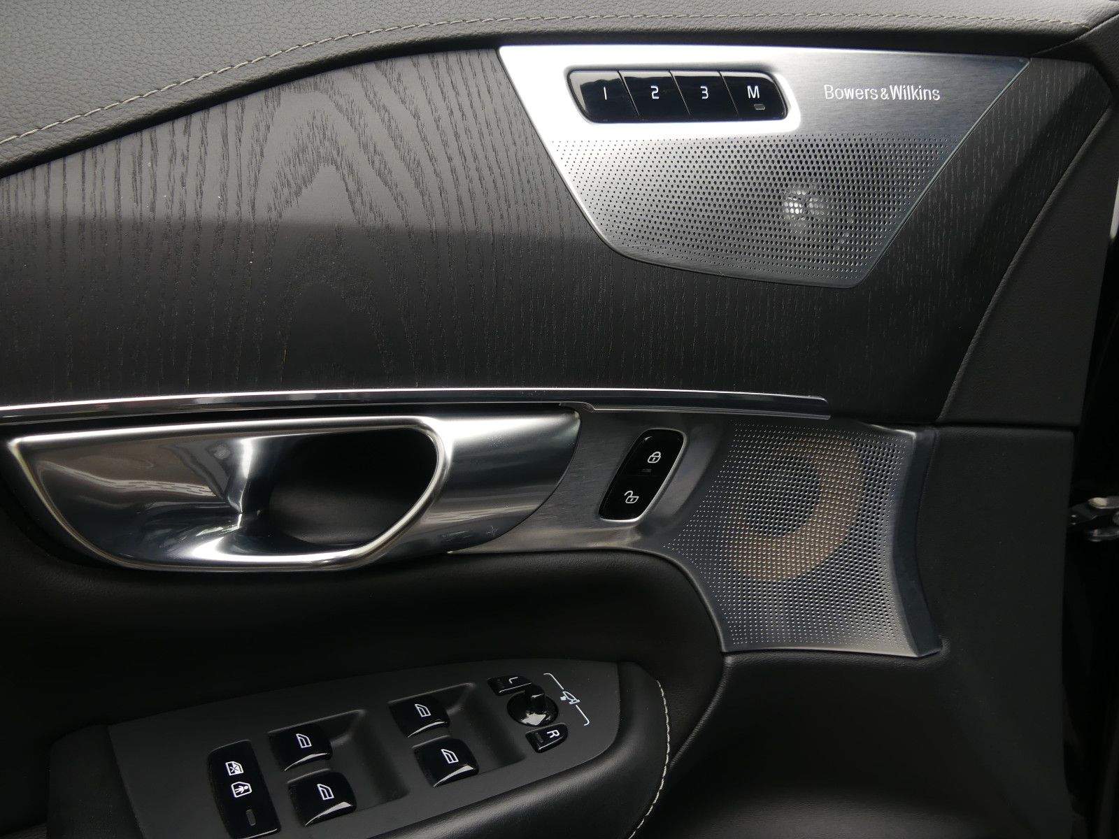 VOLVO XC90 Inscr. T8 AWD 7-sitz HUD Pano B&O AHK 22"