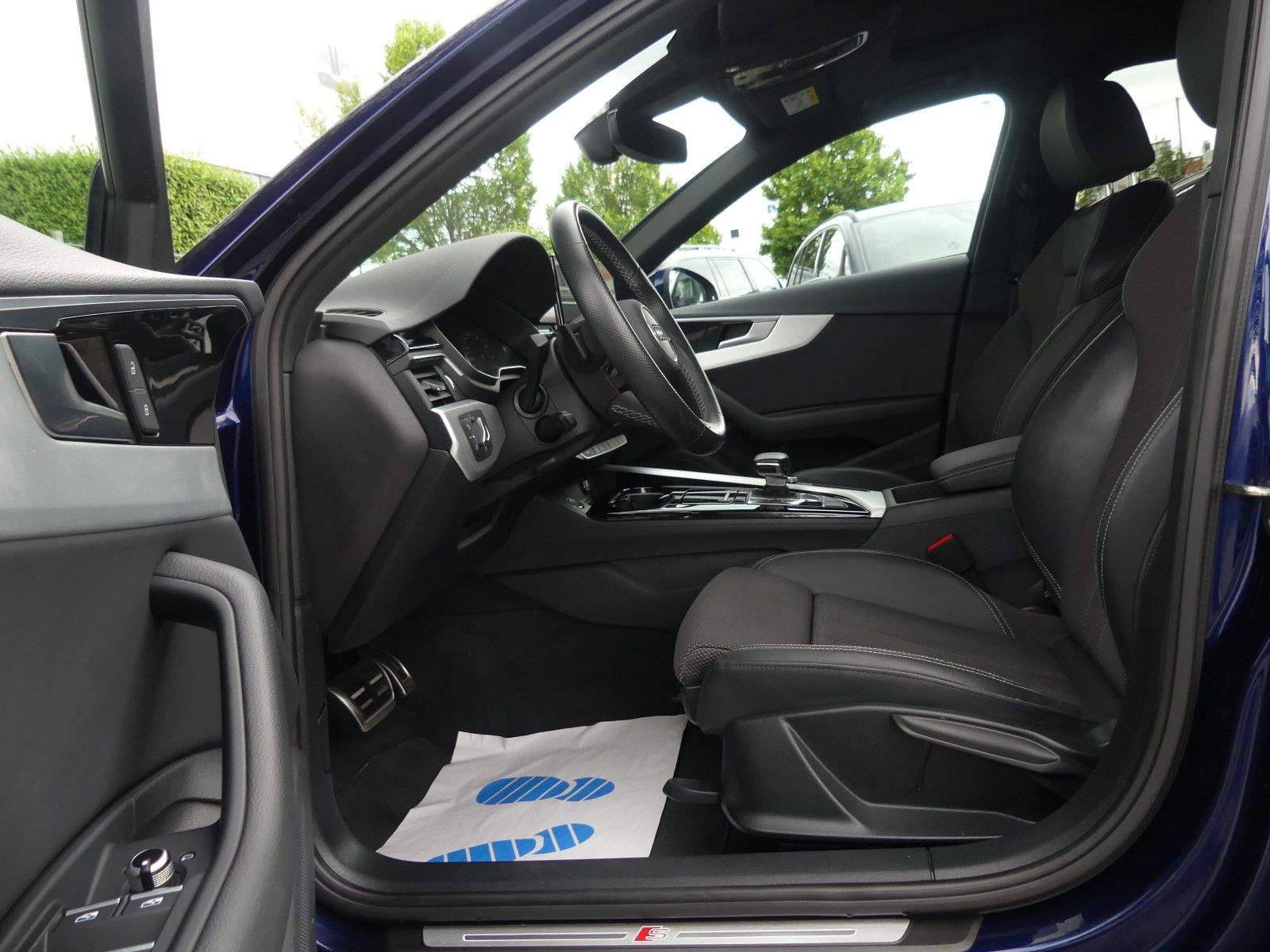 AUDI A4 Avant 45TFSI Quattro S-Line LED Pano Kam. App