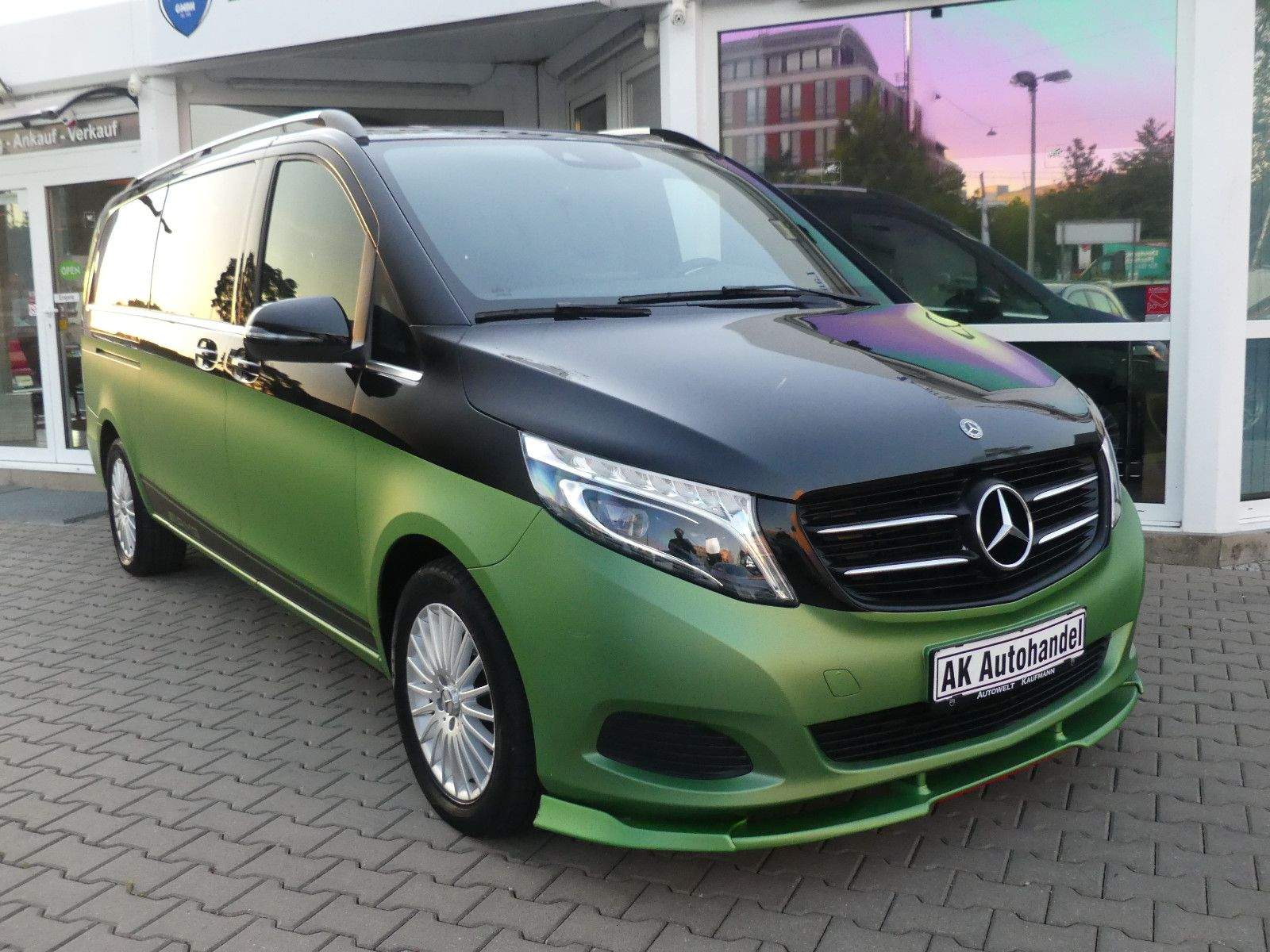 MERCEDES-BENZ V250 CDI Extra Lang LED Kam. Volleder 8-Sitzer