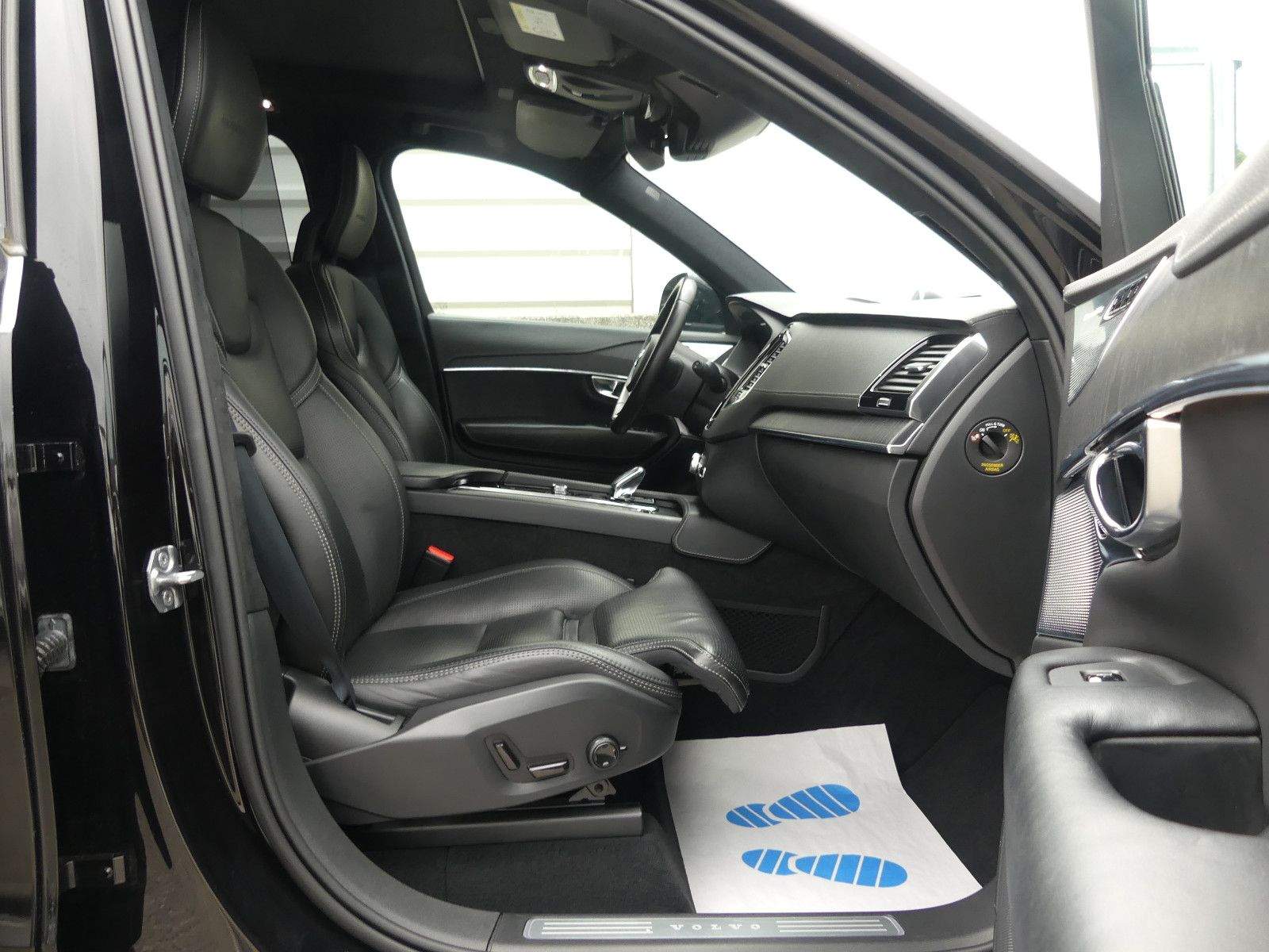 VOLVO XC90 Inscr. T8 AWD 7-sitz HUD Pano B&O AHK 22"