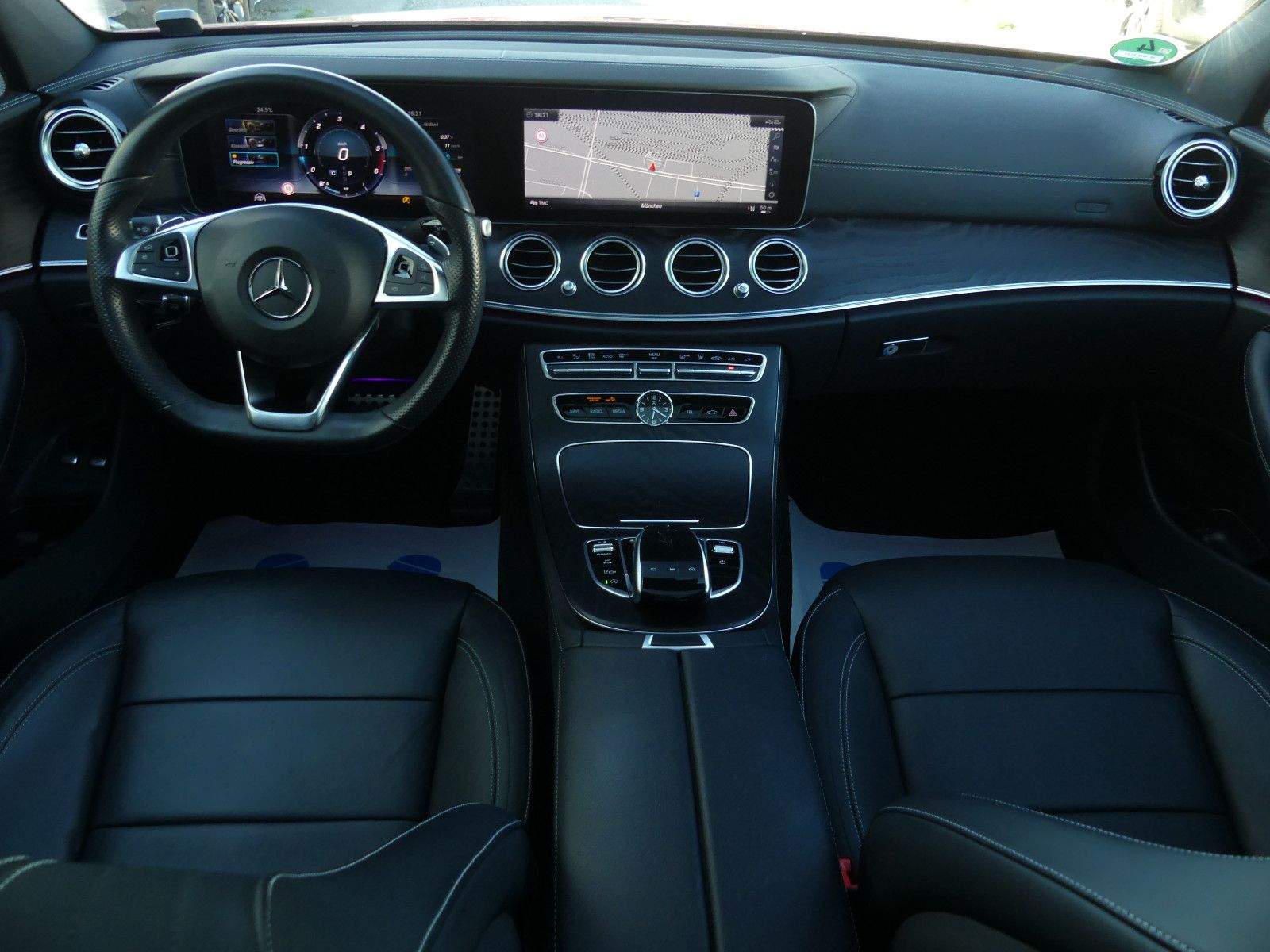 MERCEDES-BENZ E 350d AMG Line Burmester Widesc. AHK Panorama