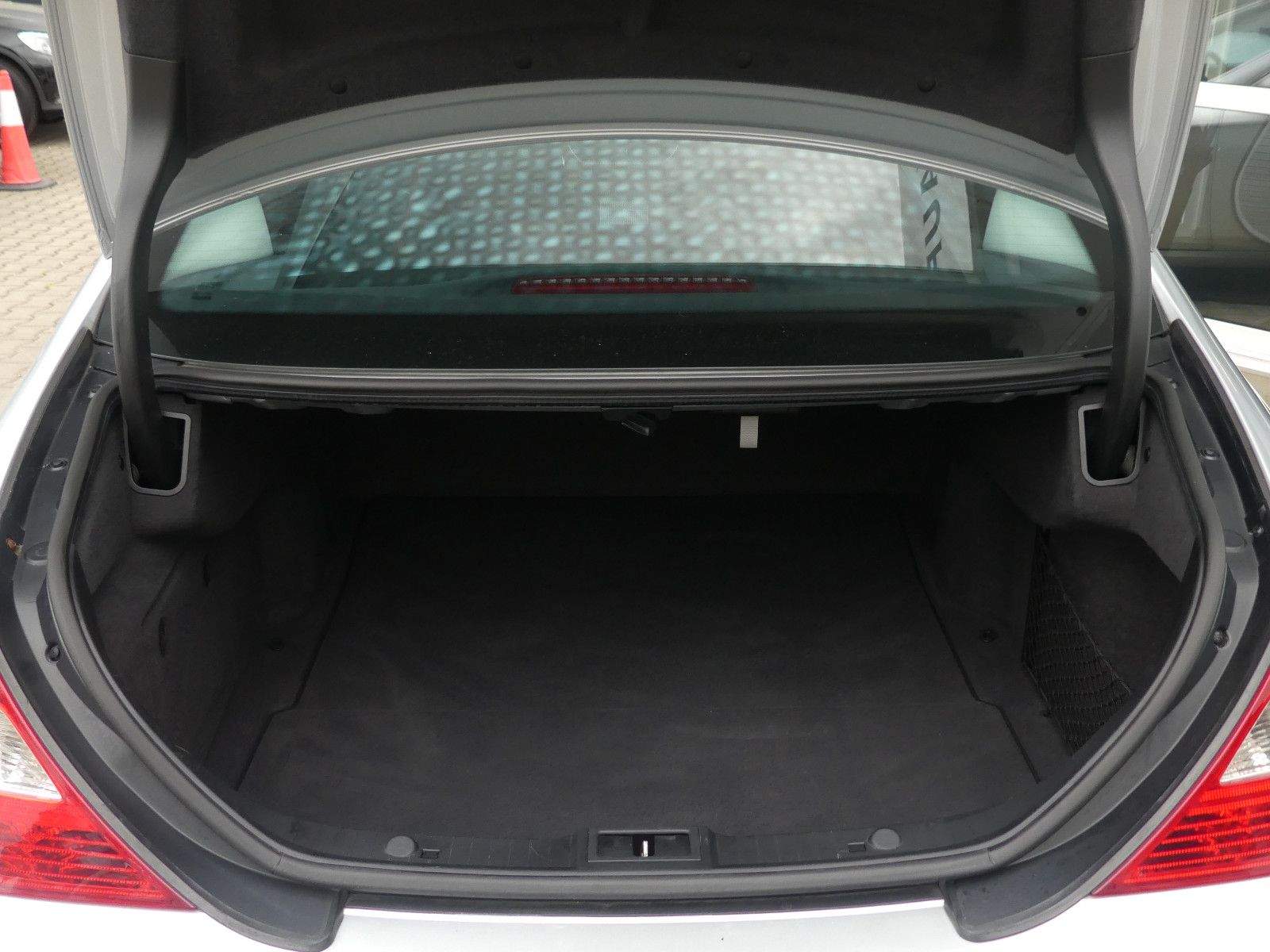 MERCEDES-BENZ CLS350 CGI Xenon Glasdach Comand Leder