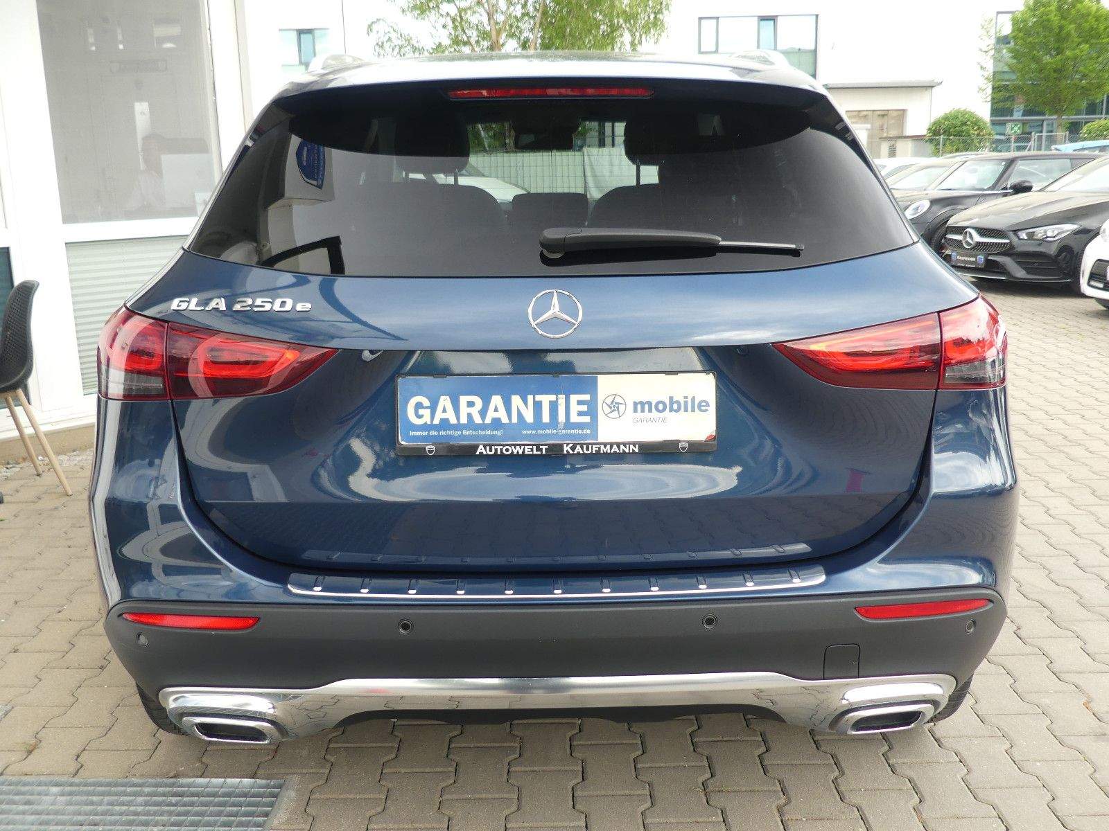 MERCEDES-BENZ GLA250e Multibeam ACC Panorama 360° AHK CarPlay