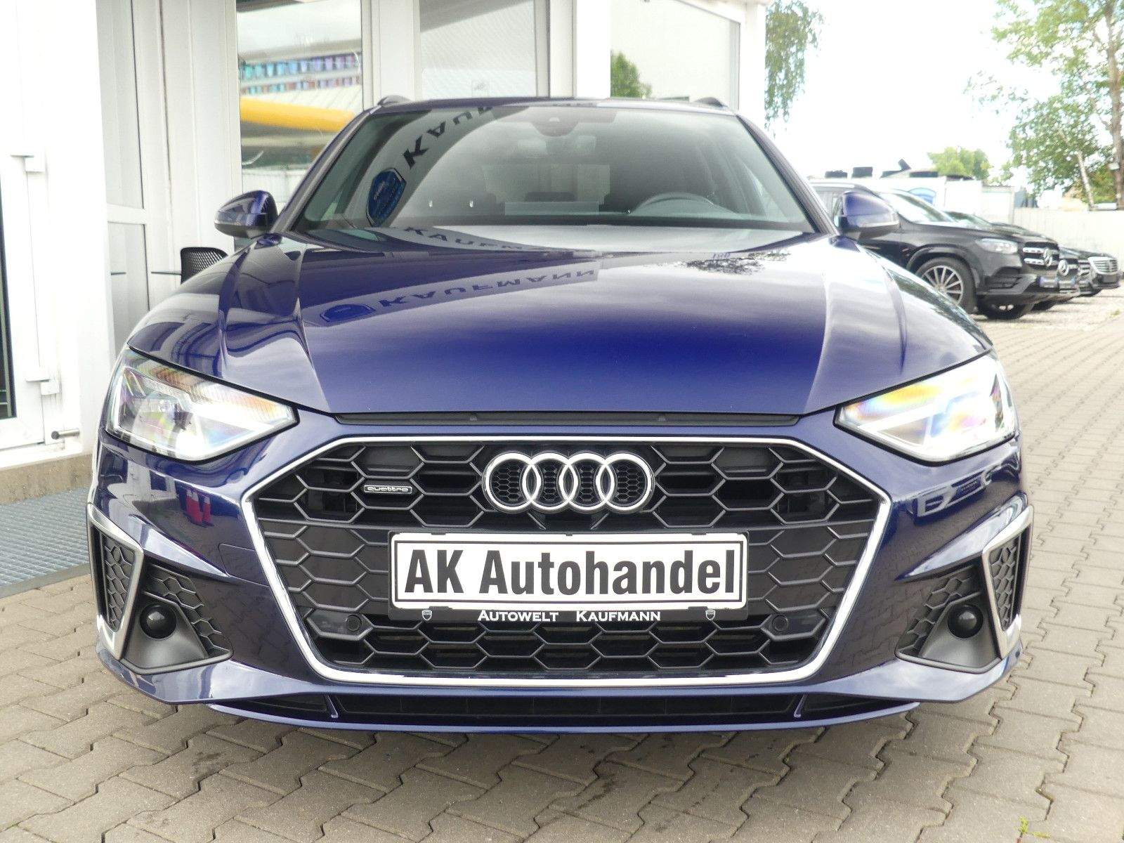 AUDI A4 Avant 45TFSI Quattro S-Line LED Pano Kam. App