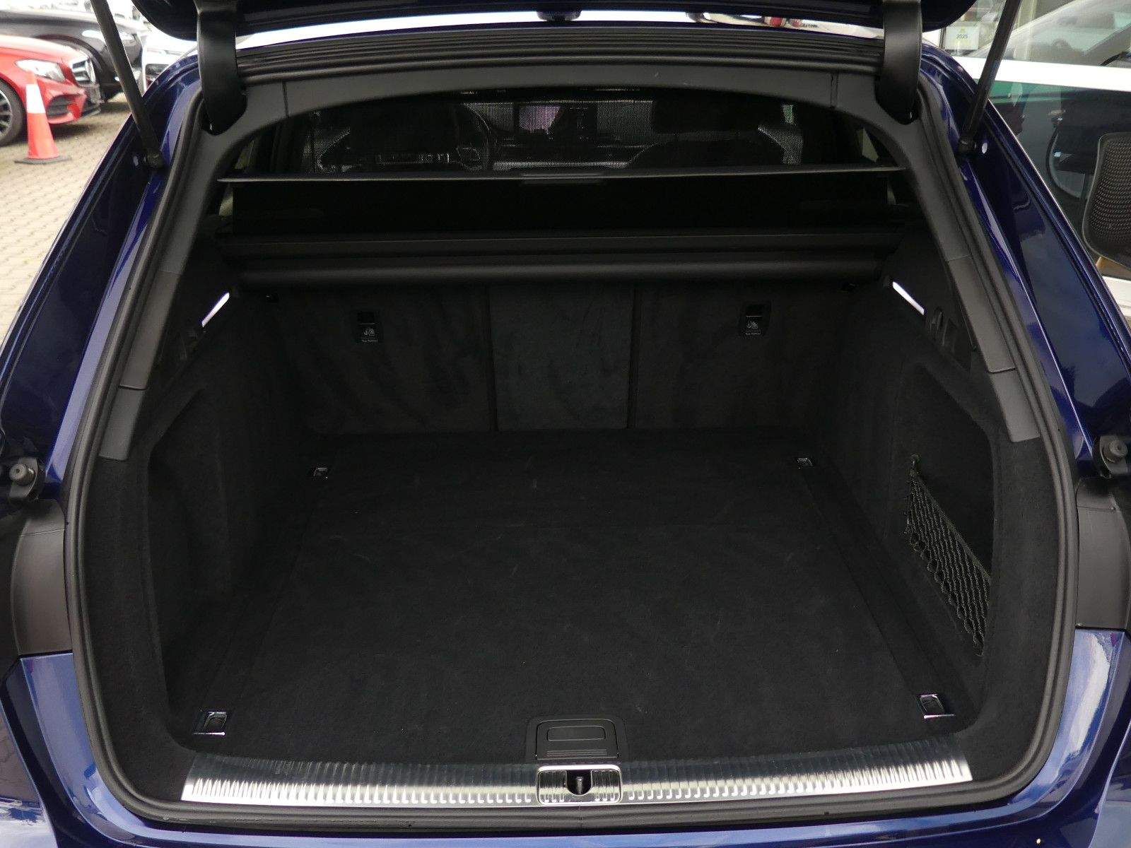 AUDI A4 Avant 45TFSI Quattro S-Line LED Pano Kam. App