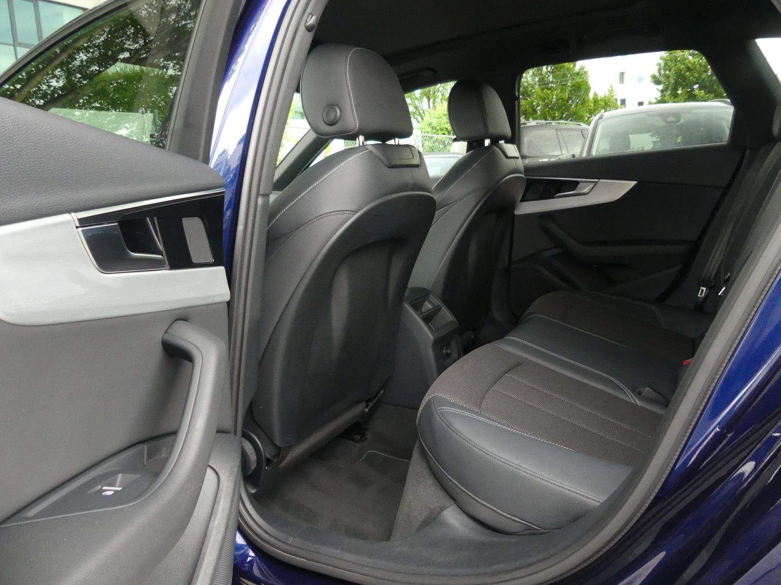 AUDI A4 Avant 45TFSI Quattro S-Line LED Pano Kam. App