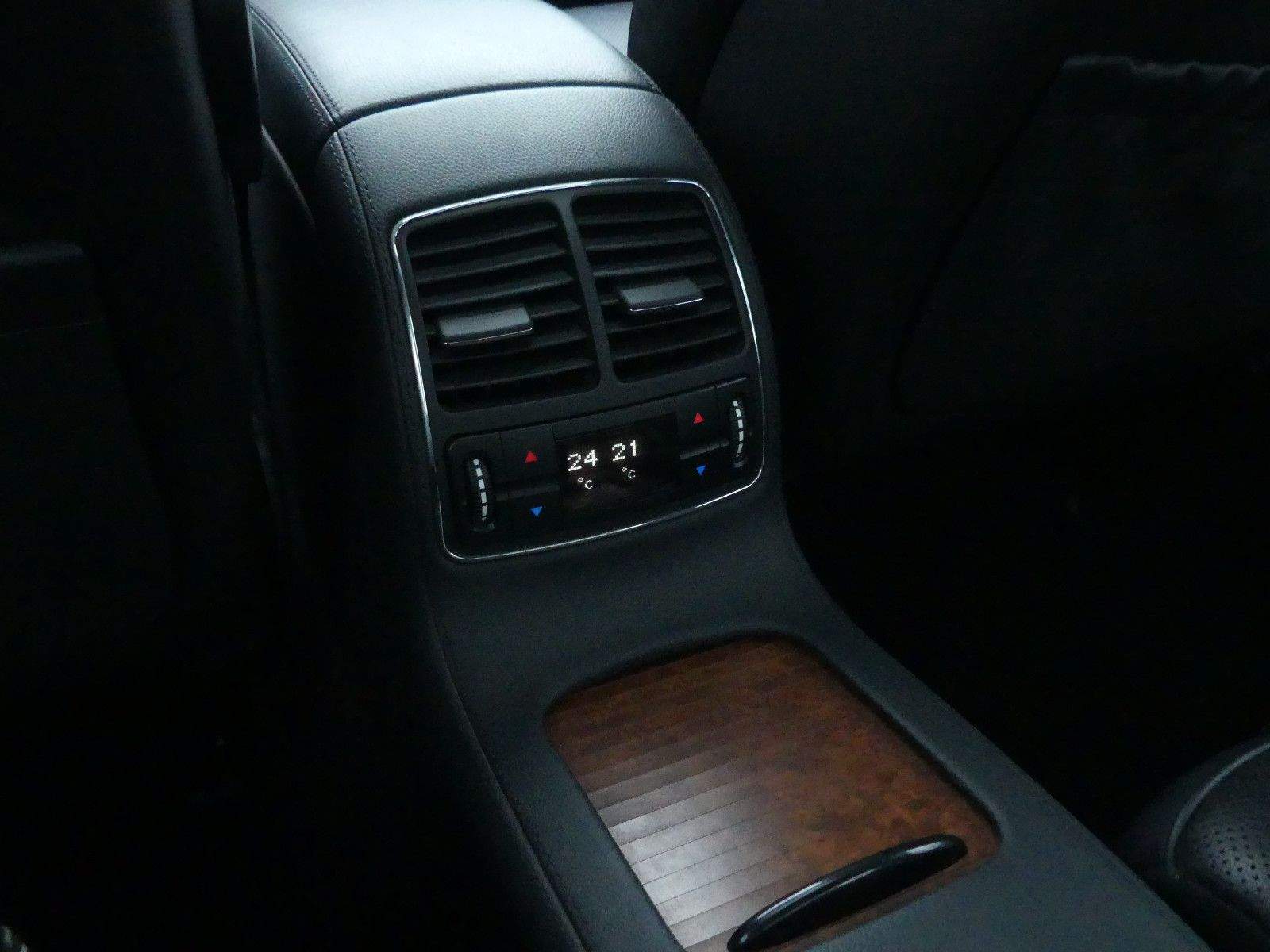 MERCEDES-BENZ CLS350 CGI Xenon Glasdach Comand Leder