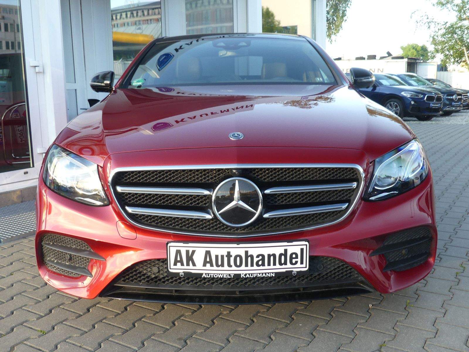 MERCEDES-BENZ E 350d AMG Line Burmester Widesc. AHK Panorama