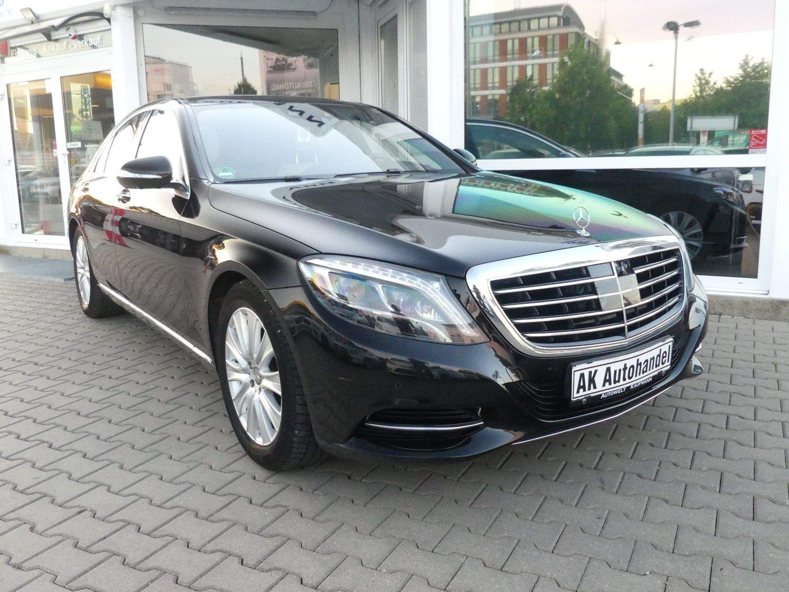 MERCEDES-BENZ S350D BlueTec 4-Matic LED+ Pano 360° HUD Burmest