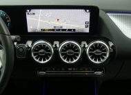 MERCEDES-BENZ GLA250e Multibeam ACC Panorama 360° AHK CarPlay