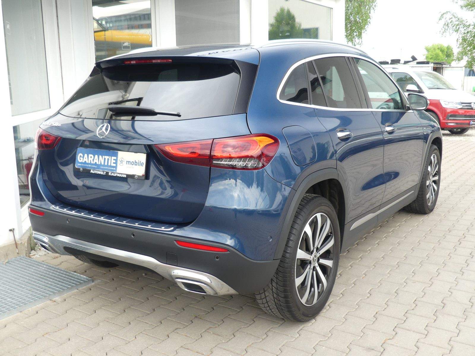 MERCEDES-BENZ GLA250e Multibeam ACC Panorama 360° AHK CarPlay