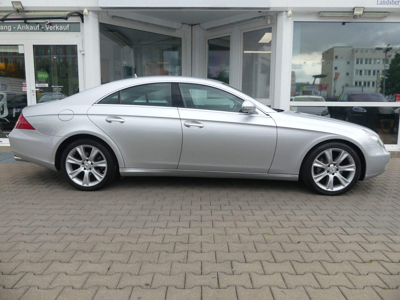 MERCEDES-BENZ CLS350 CGI Xenon Glasdach Comand Leder