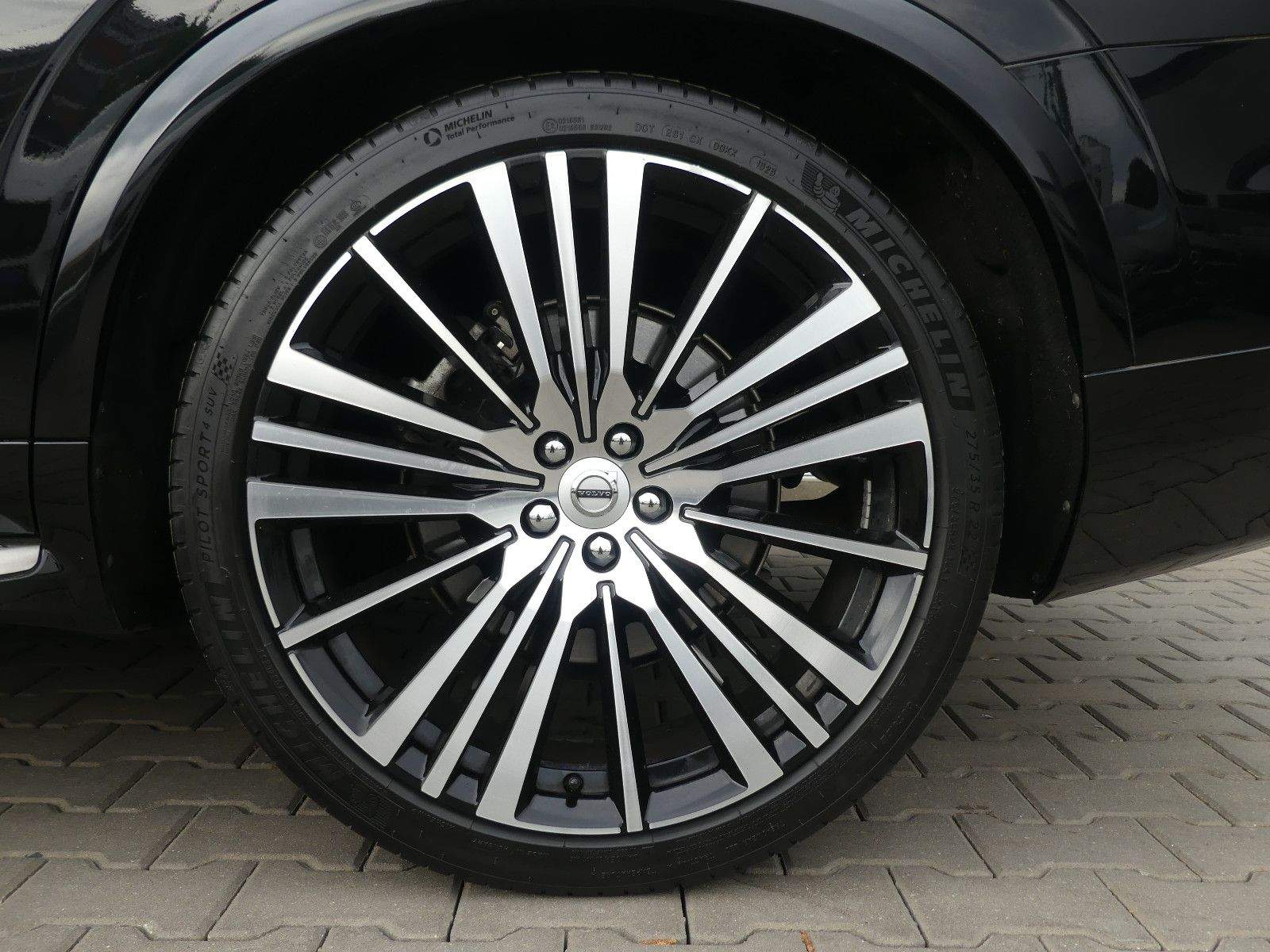 VOLVO XC90 Inscr. T8 AWD 7-sitz HUD Pano B&O AHK 22"
