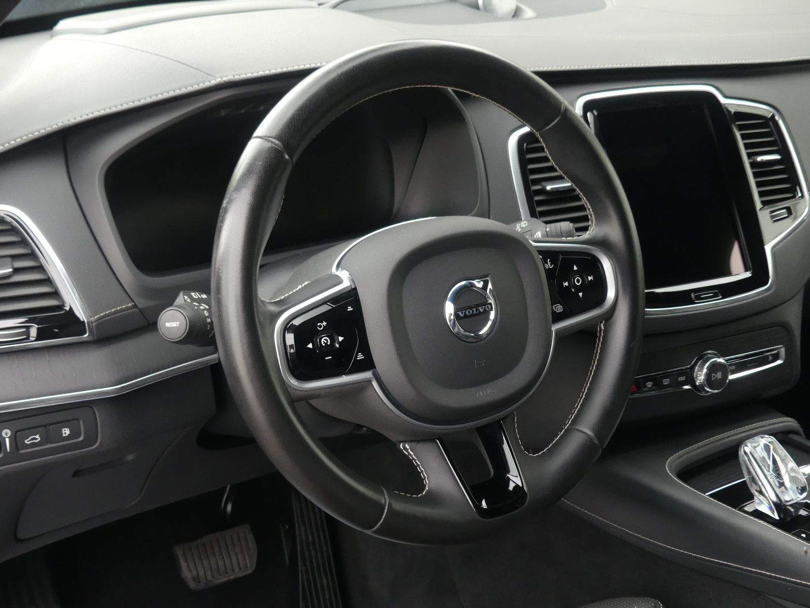 VOLVO XC90 Inscr. T8 AWD 7-sitz HUD Pano B&O AHK 22"