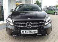 MERCEDES-BENZ GLA180 Urban Night LED PDC AHK Navi Tempomat