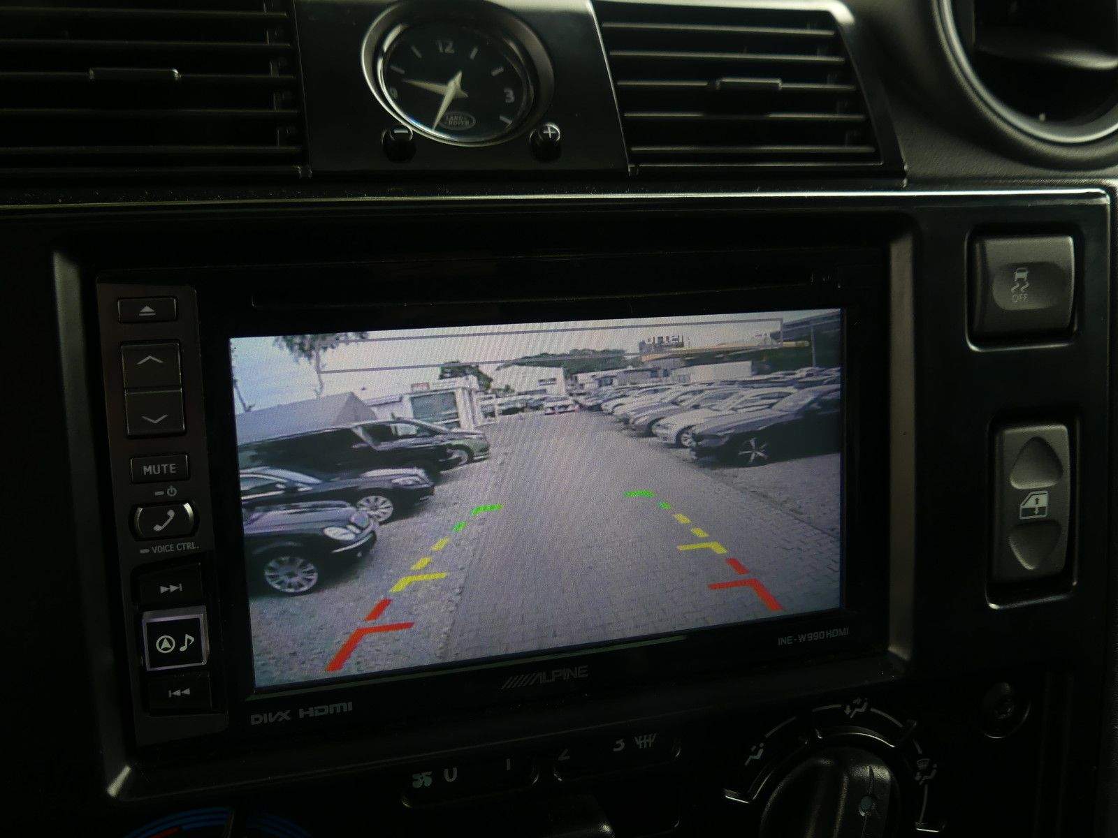 LAND ROVER Defender 90 E Kahn-Design Kam. Navi Klima Bluet.