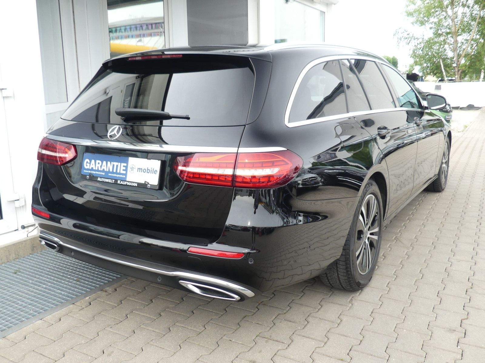 MERCEDES-BENZ E220D T Avantgarde LED Kamera MBUX CarPlay