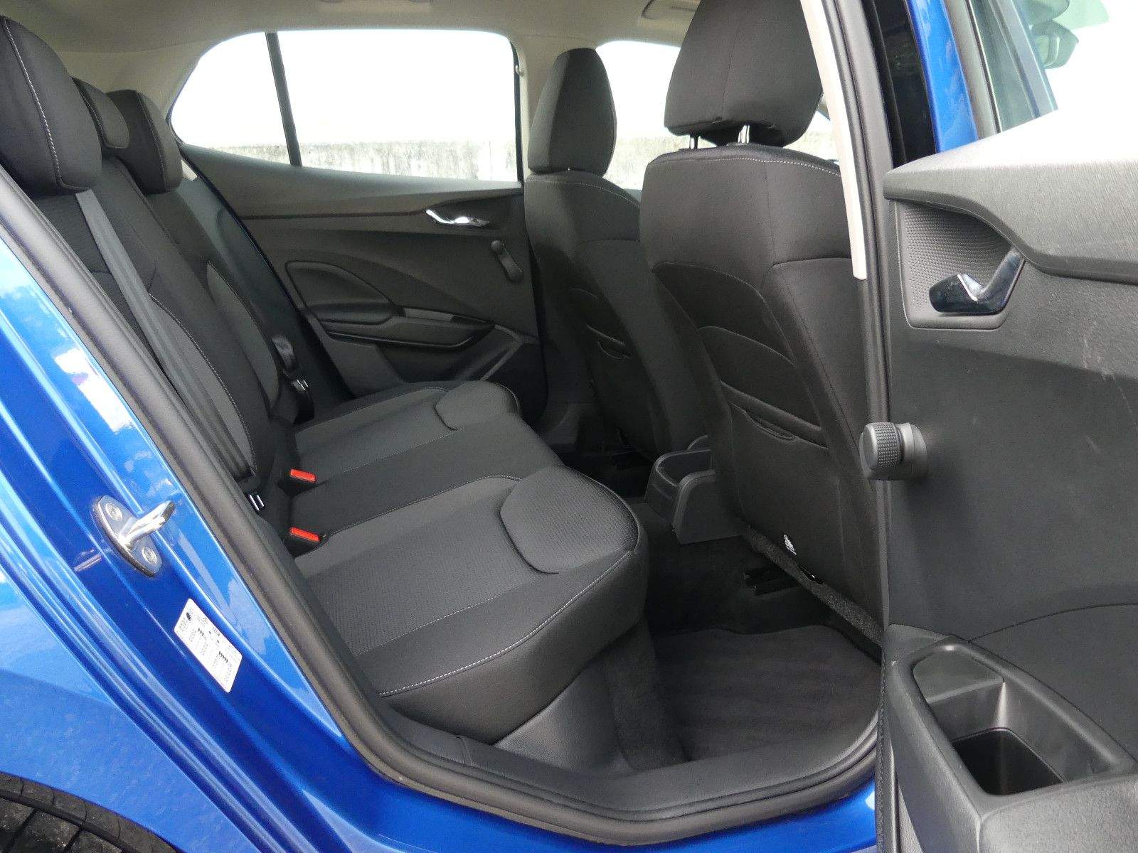 SKODA Fabia Tour Aut. LED PDC CarPlay Android Spürhalt
