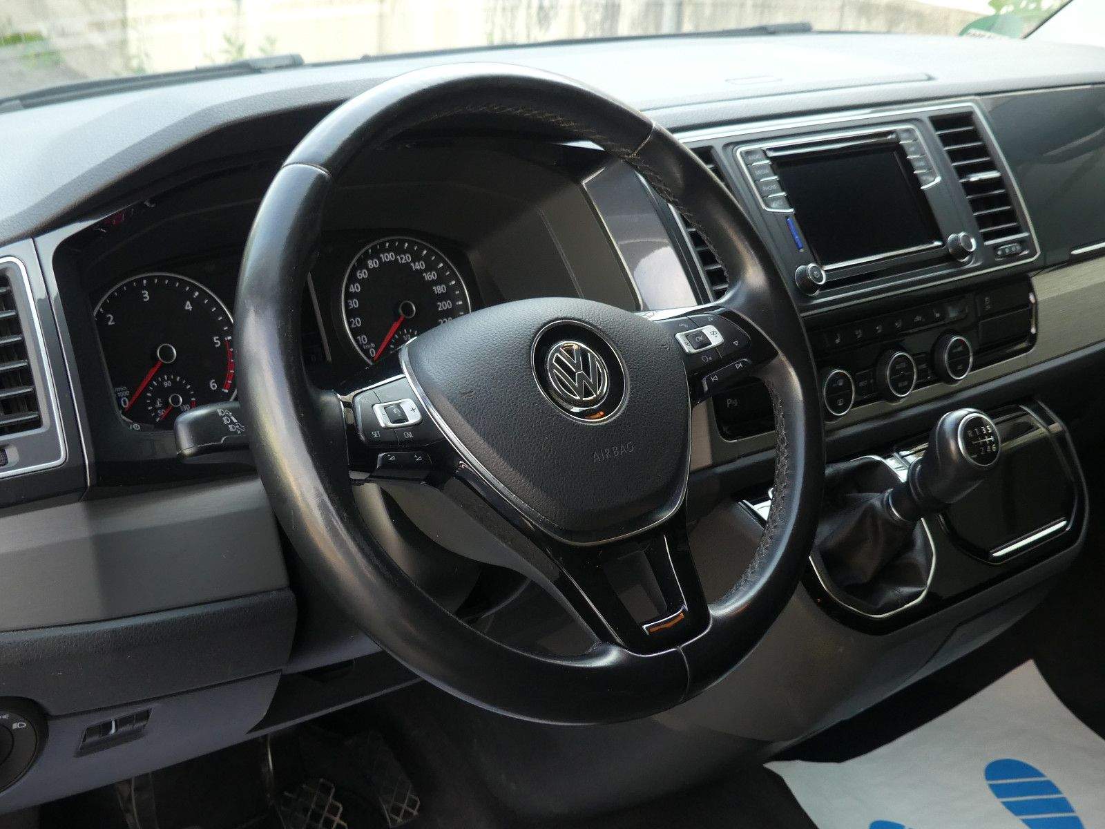 VW T6 Multivan Comfortline LED ACC AHK CarPlay 7-Si