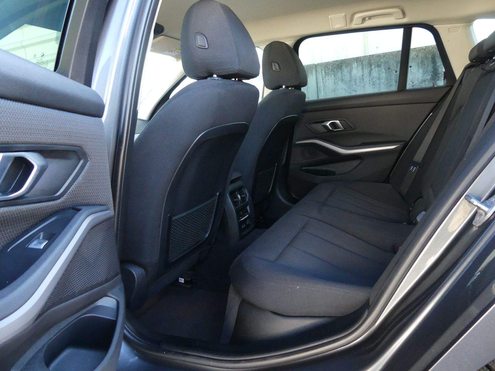 BMW 320D Aut. Touring Advantage LED PDC ACC AHK Cam.