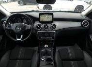 MERCEDES-BENZ GLA180 Urban Night LED PDC AHK Navi Tempomat